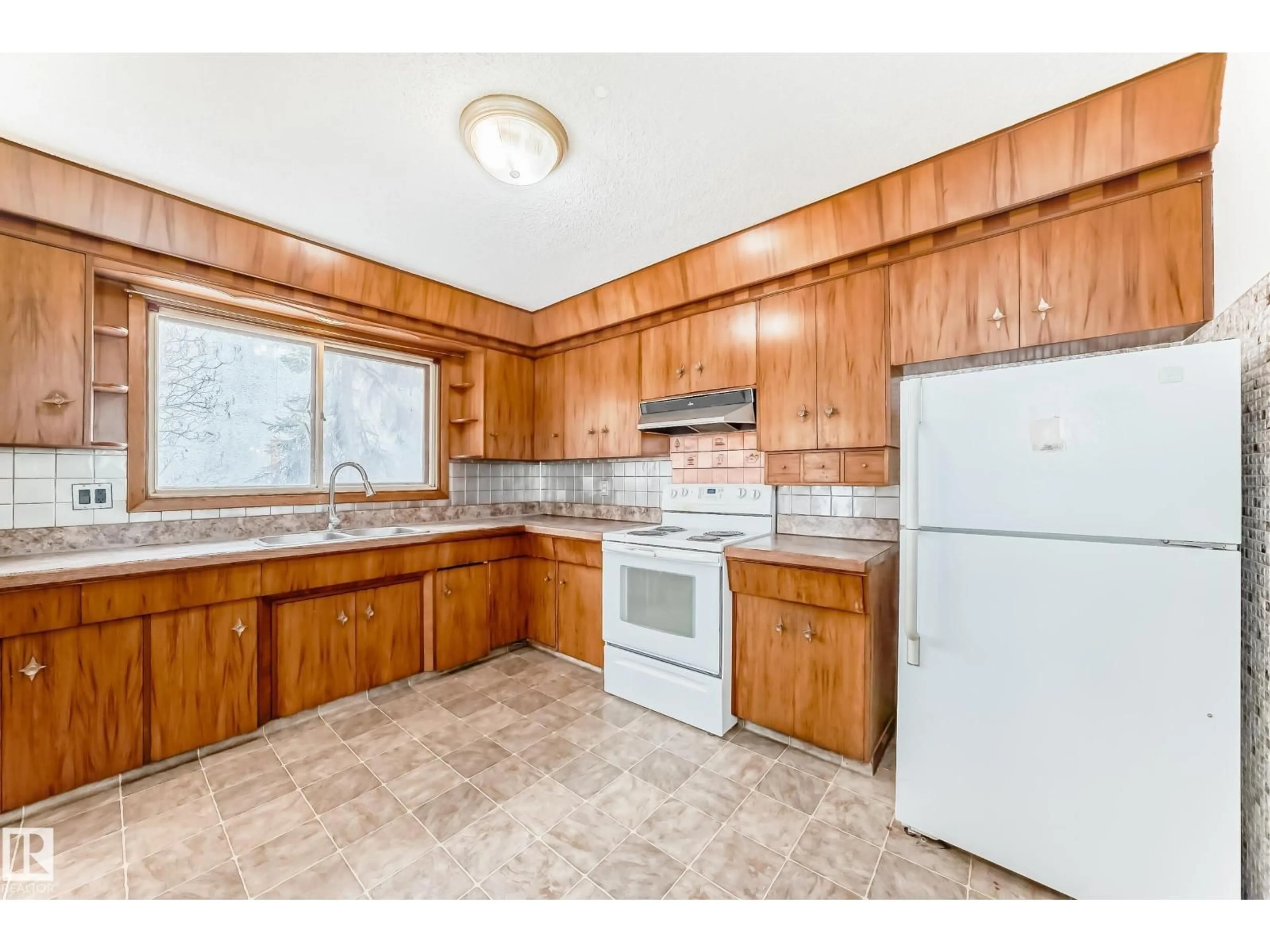 Standard kitchen, unknown for NW - 12028 87 ST, Edmonton Alberta T5E3N5