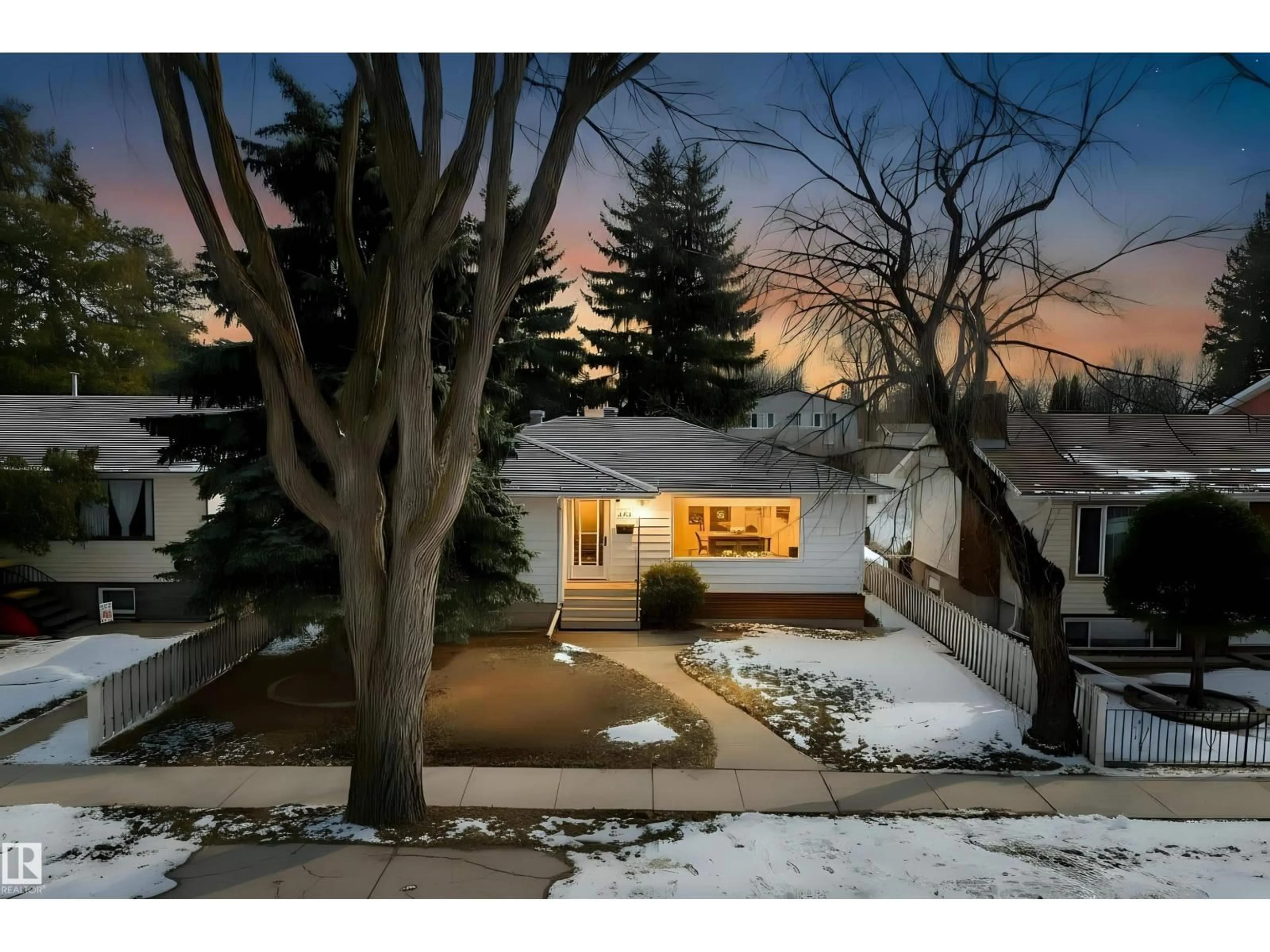 A pic from outside/outdoor area/front of a property/back of a property/a pic from drone, street for NW - 9613 151 ST, Edmonton Alberta T5P1S5