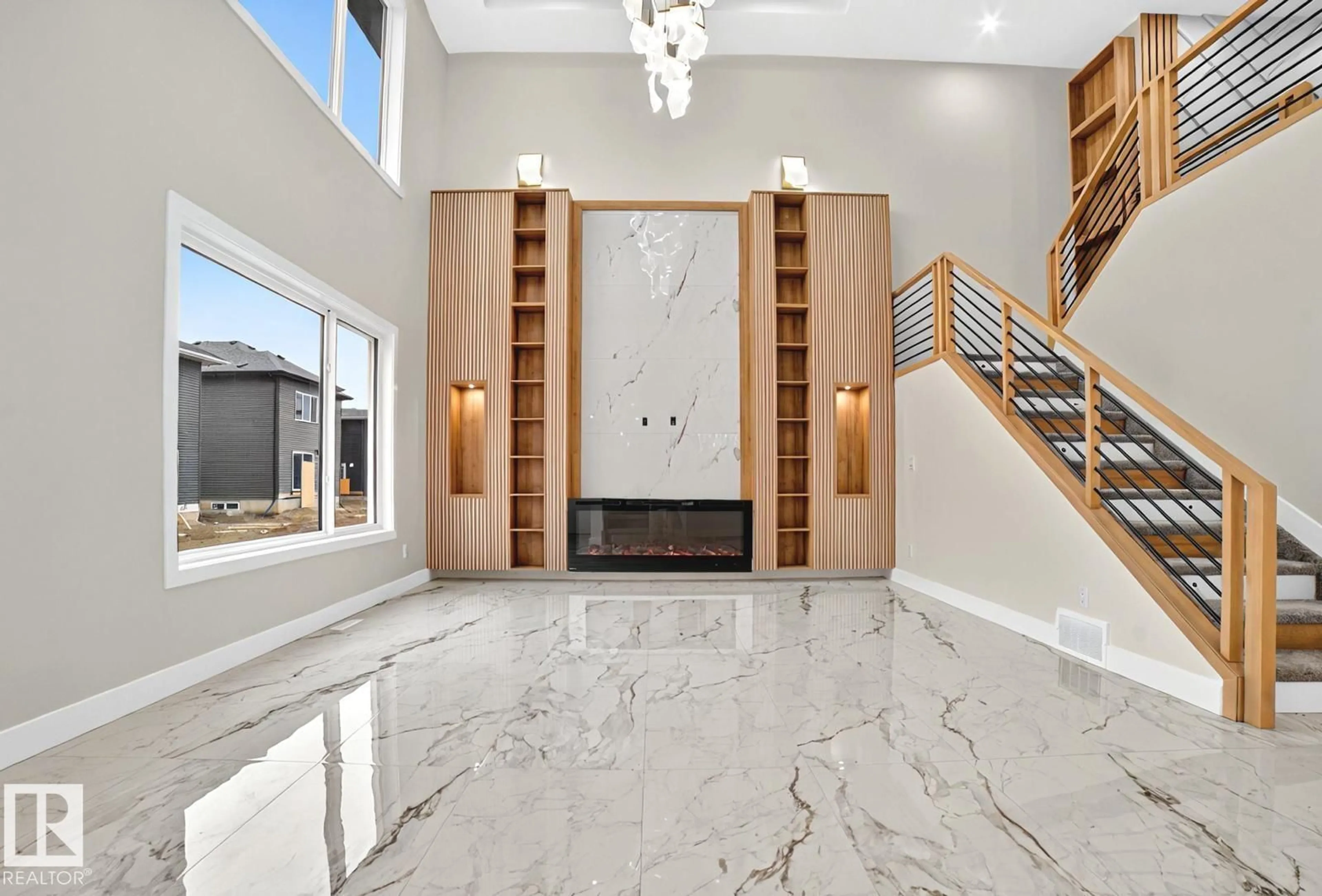 Indoor foyer for 423 ROBINSON BV, Leduc Alberta T6K5K2