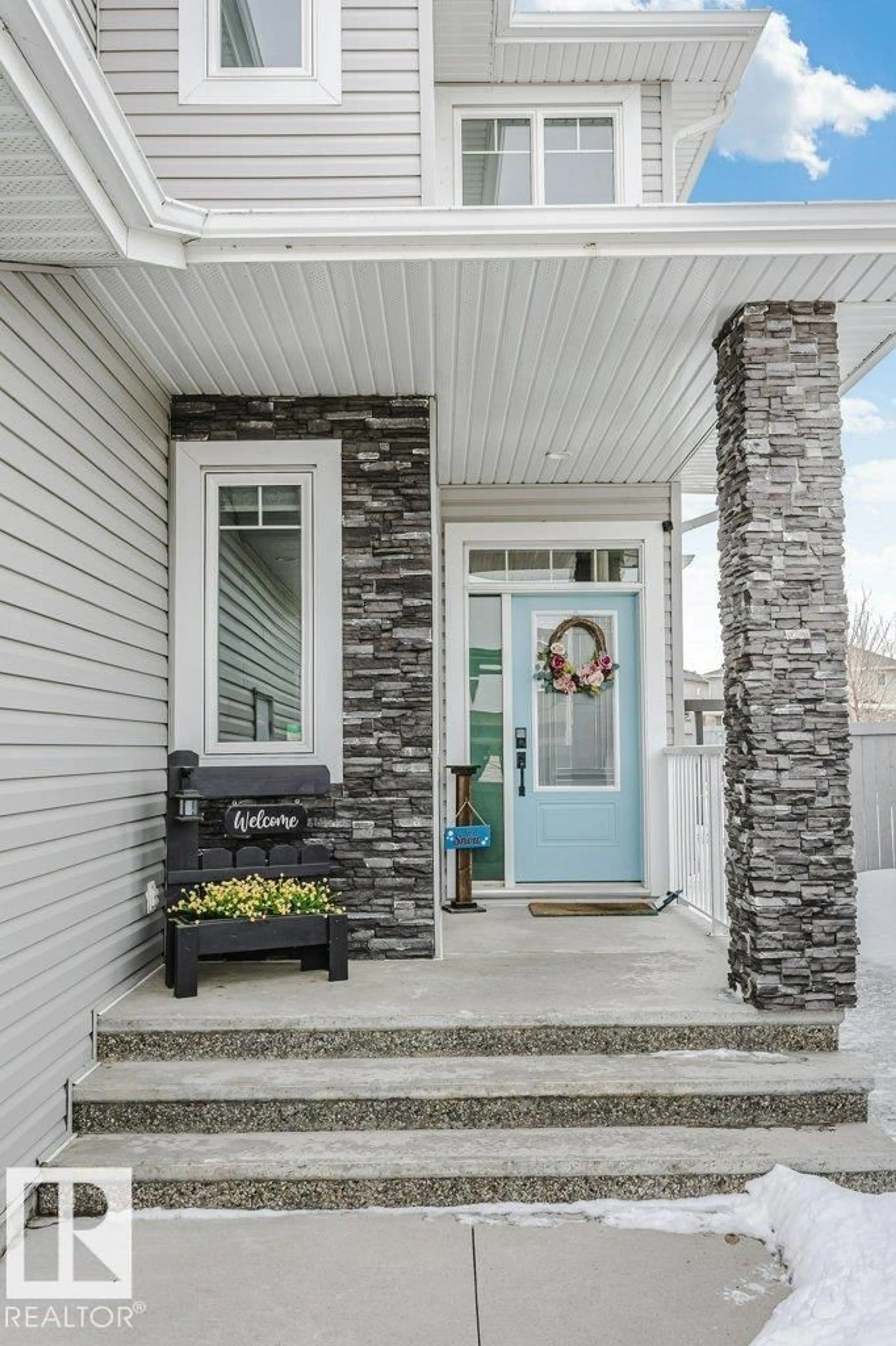 Indoor entryway for 9 MONARCH CL, Fort Saskatchewan Alberta T8L0N9