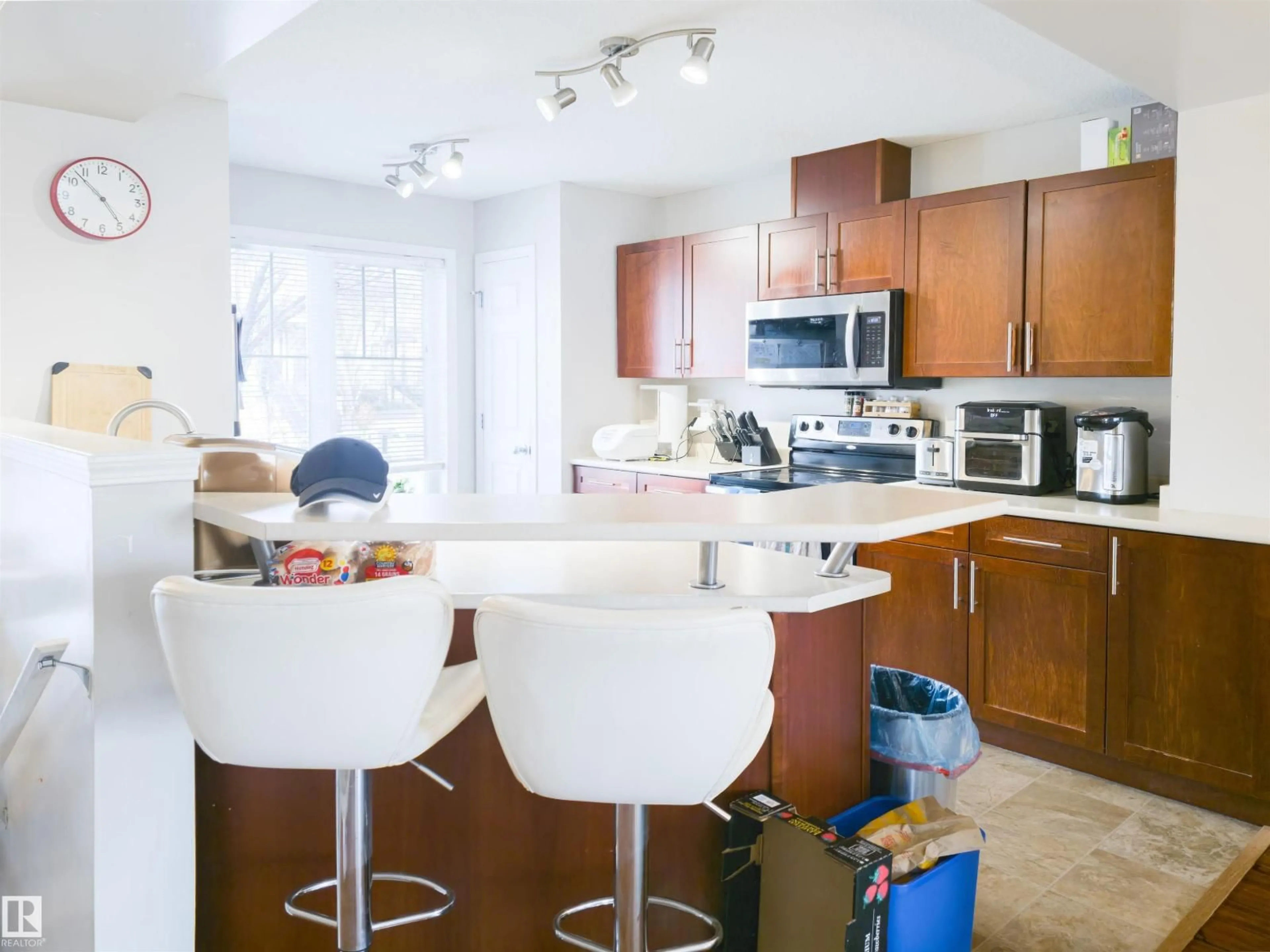 Open concept kitchen, unknown for 5161 TERWILLEGAR BV, Edmonton Alberta T6R0S3