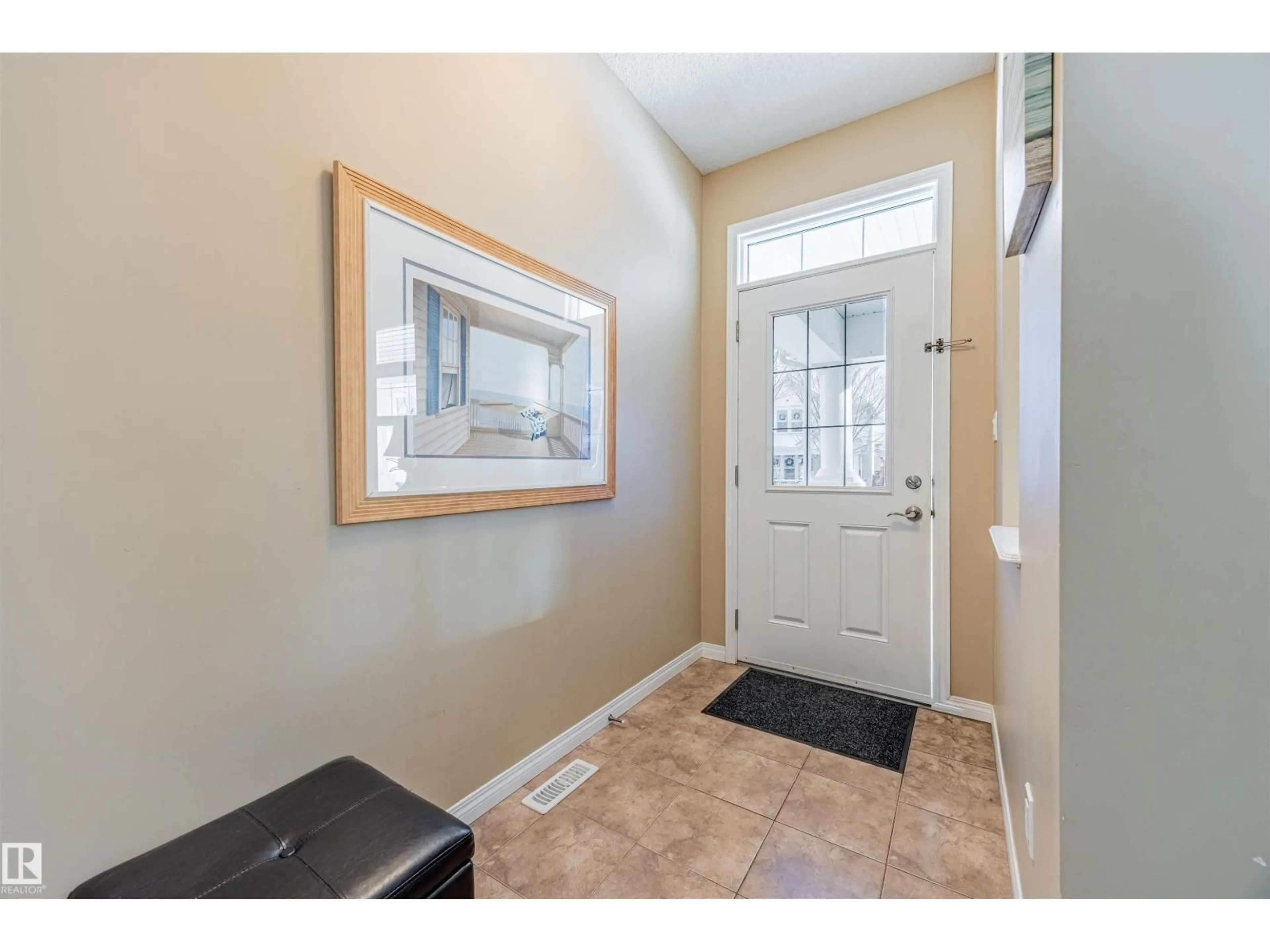 Indoor entryway for 1312 74 ST, Edmonton Alberta T6X0H1