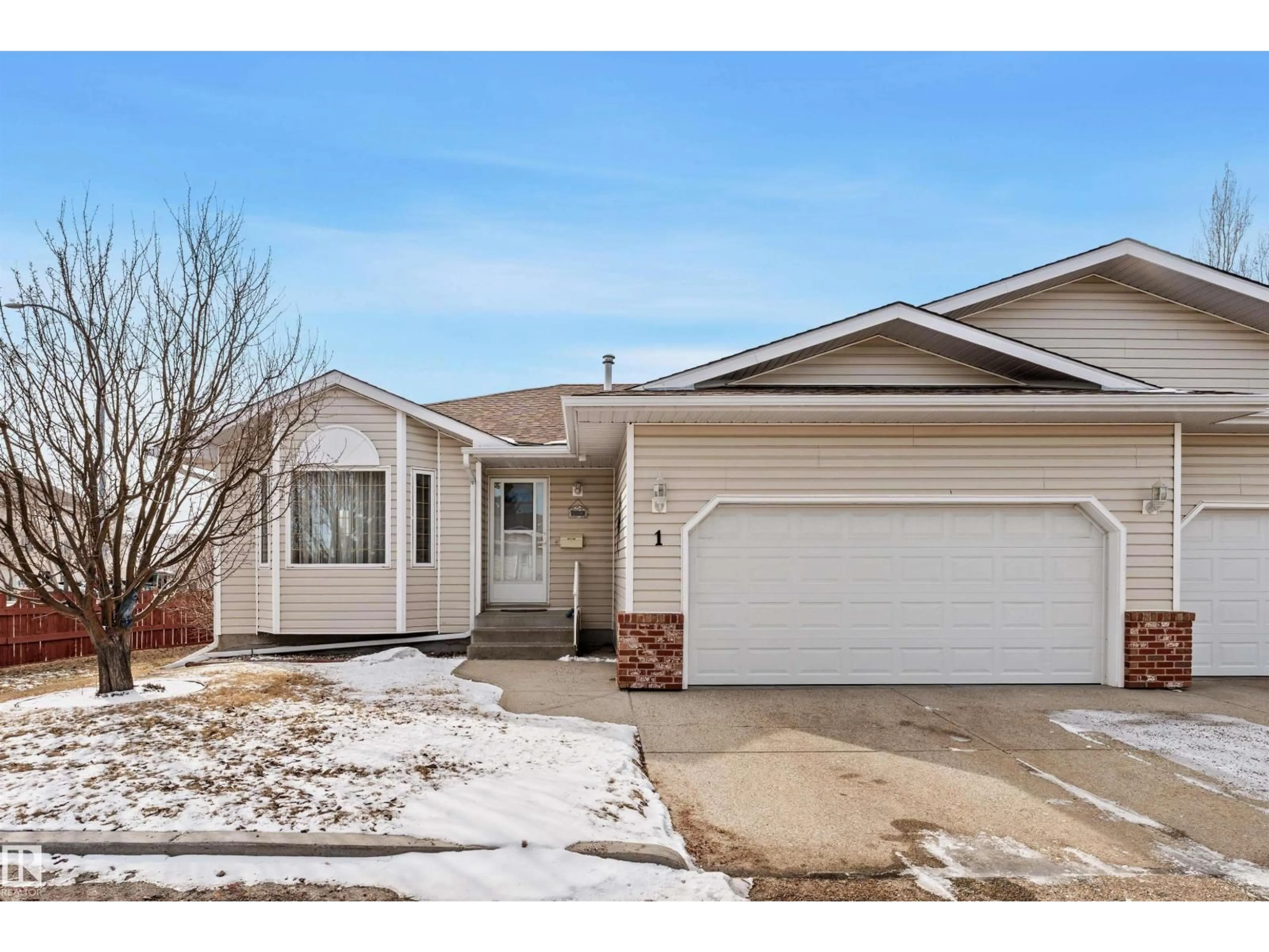 Home with vinyl exterior material, street for 7 CRANFORD WY, Sherwood Park Alberta T8H5W5