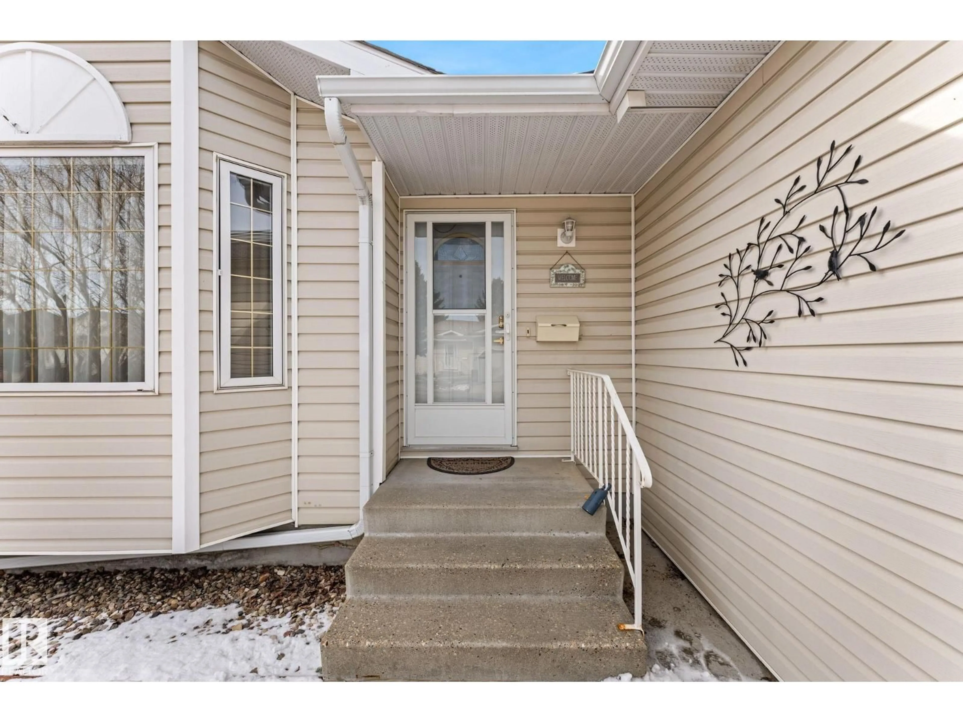 Indoor entryway for 7 CRANFORD WY, Sherwood Park Alberta T8H5W5