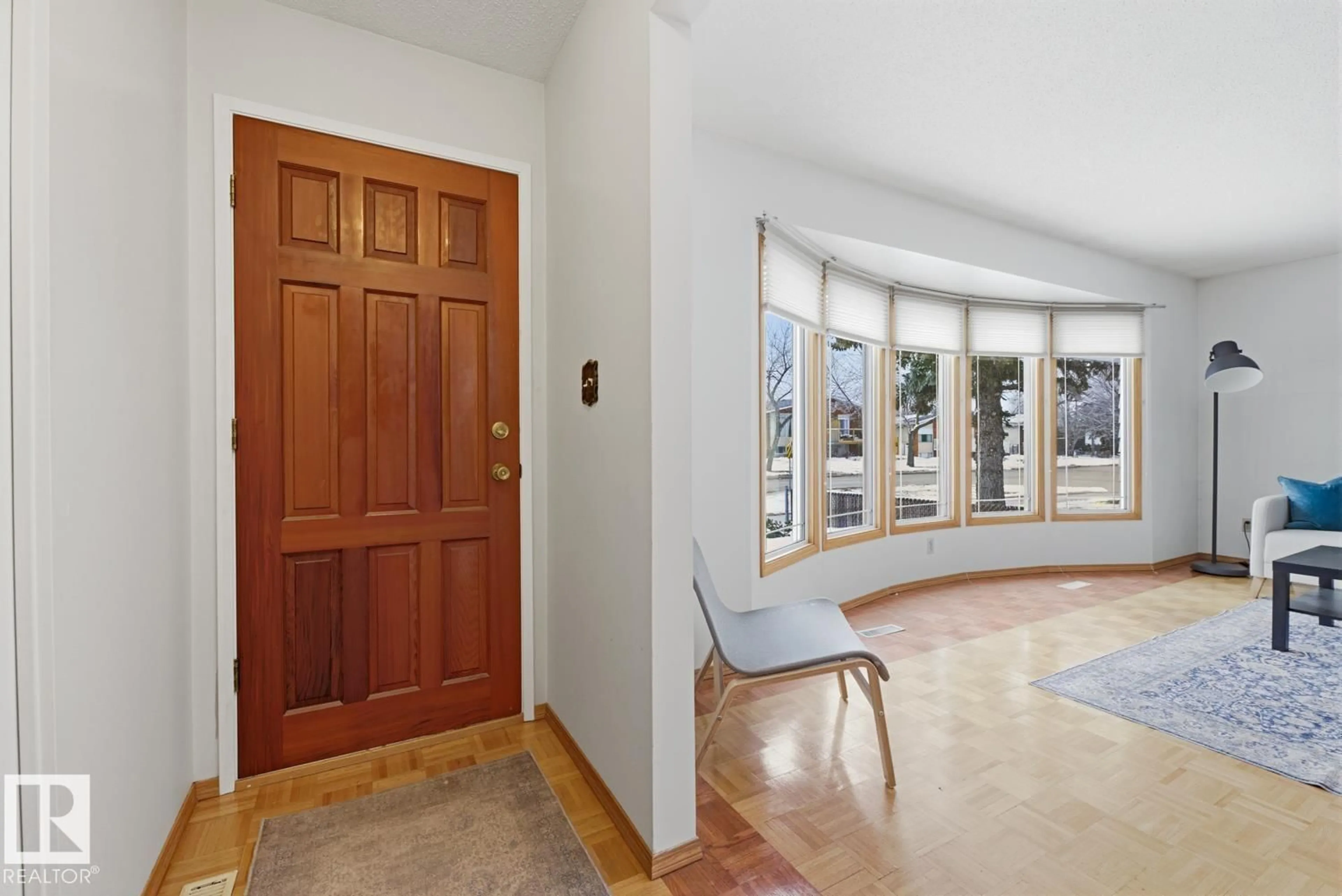 Indoor foyer for 16108 100 NW, Edmonton Alberta T5X4R7