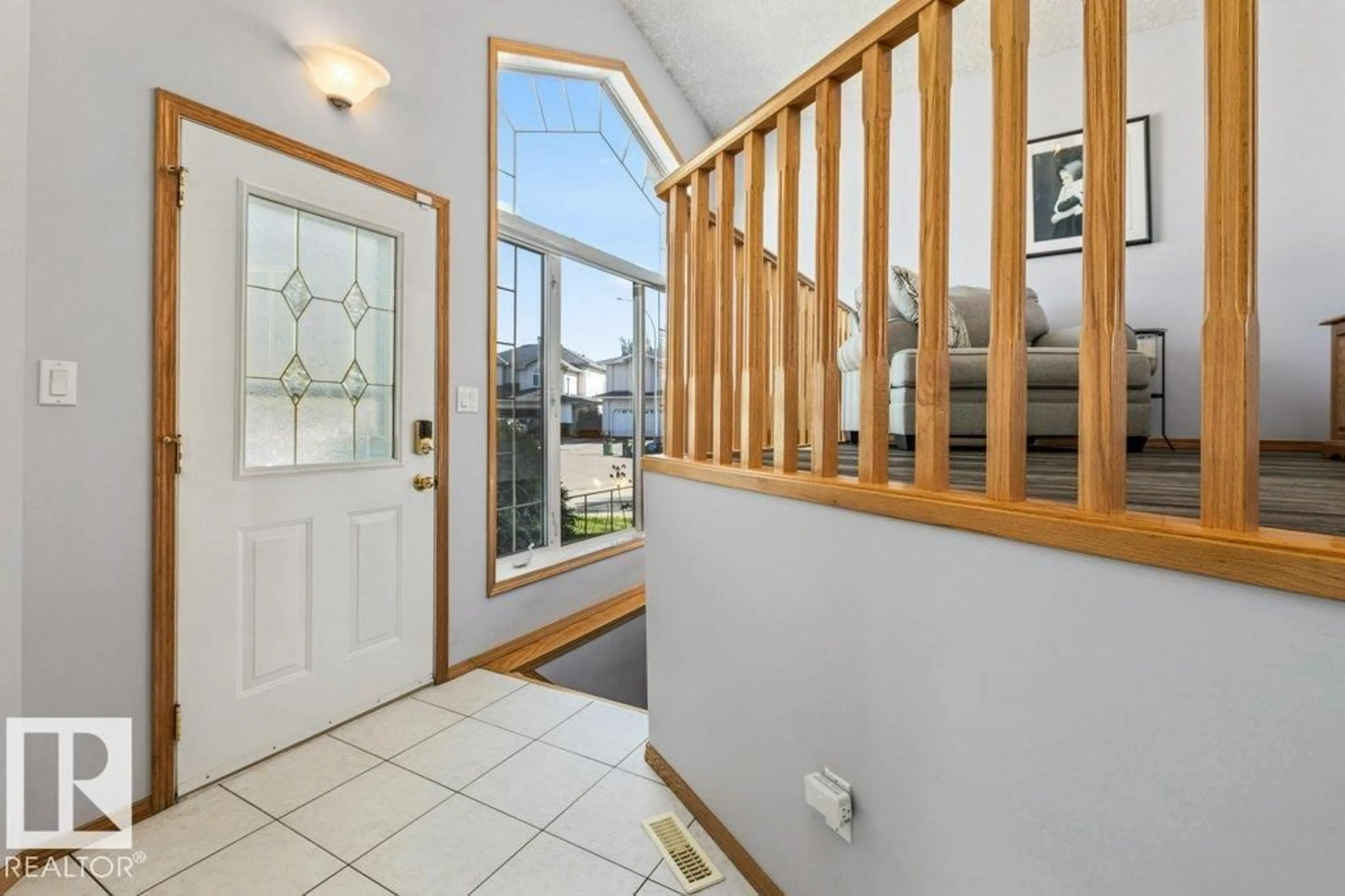 Indoor foyer for 2921 152 AV, Edmonton Alberta T5Y2Y4