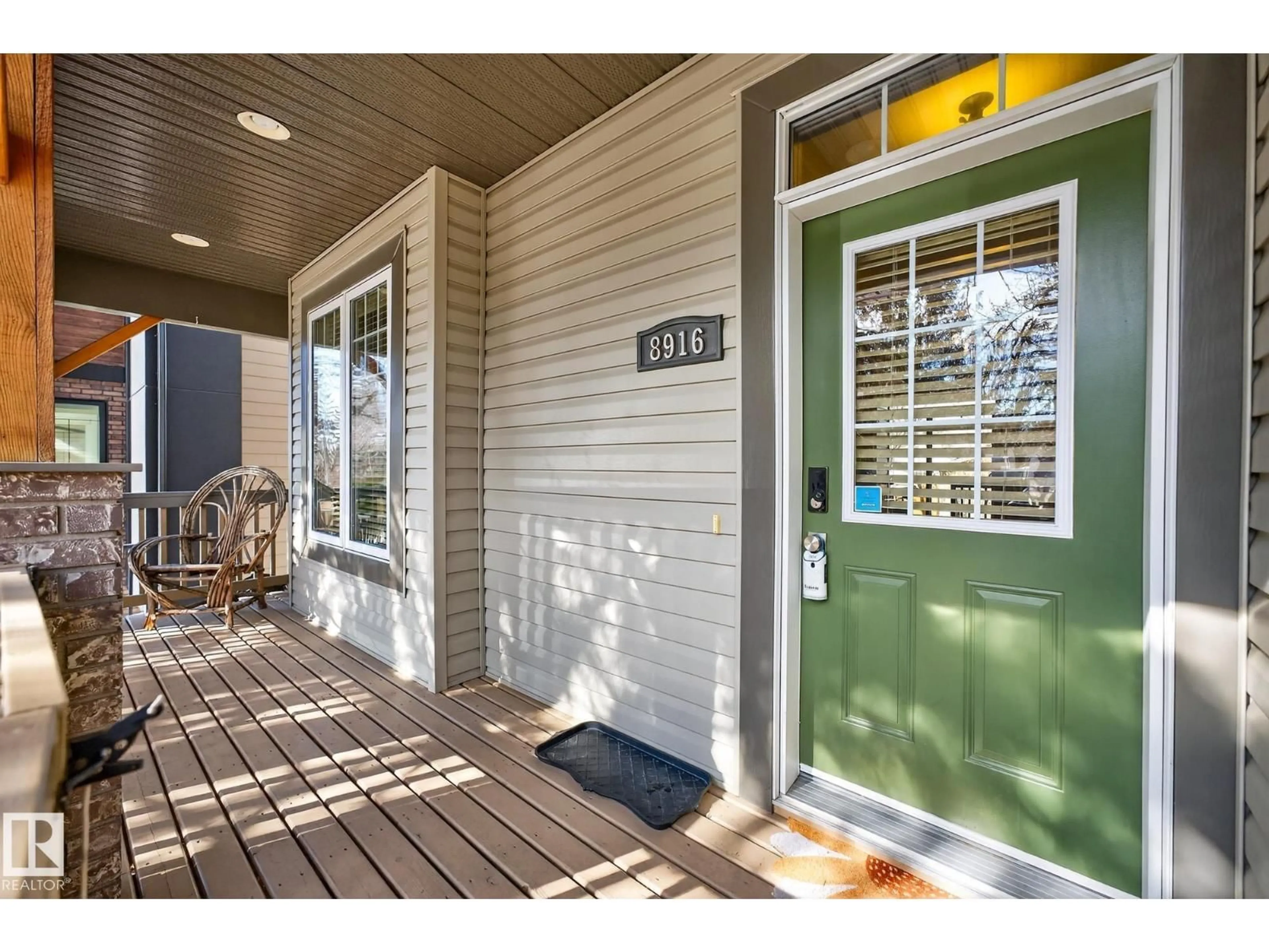 Indoor entryway for NW - 8916 79 AV, Edmonton Alberta T6C0R8