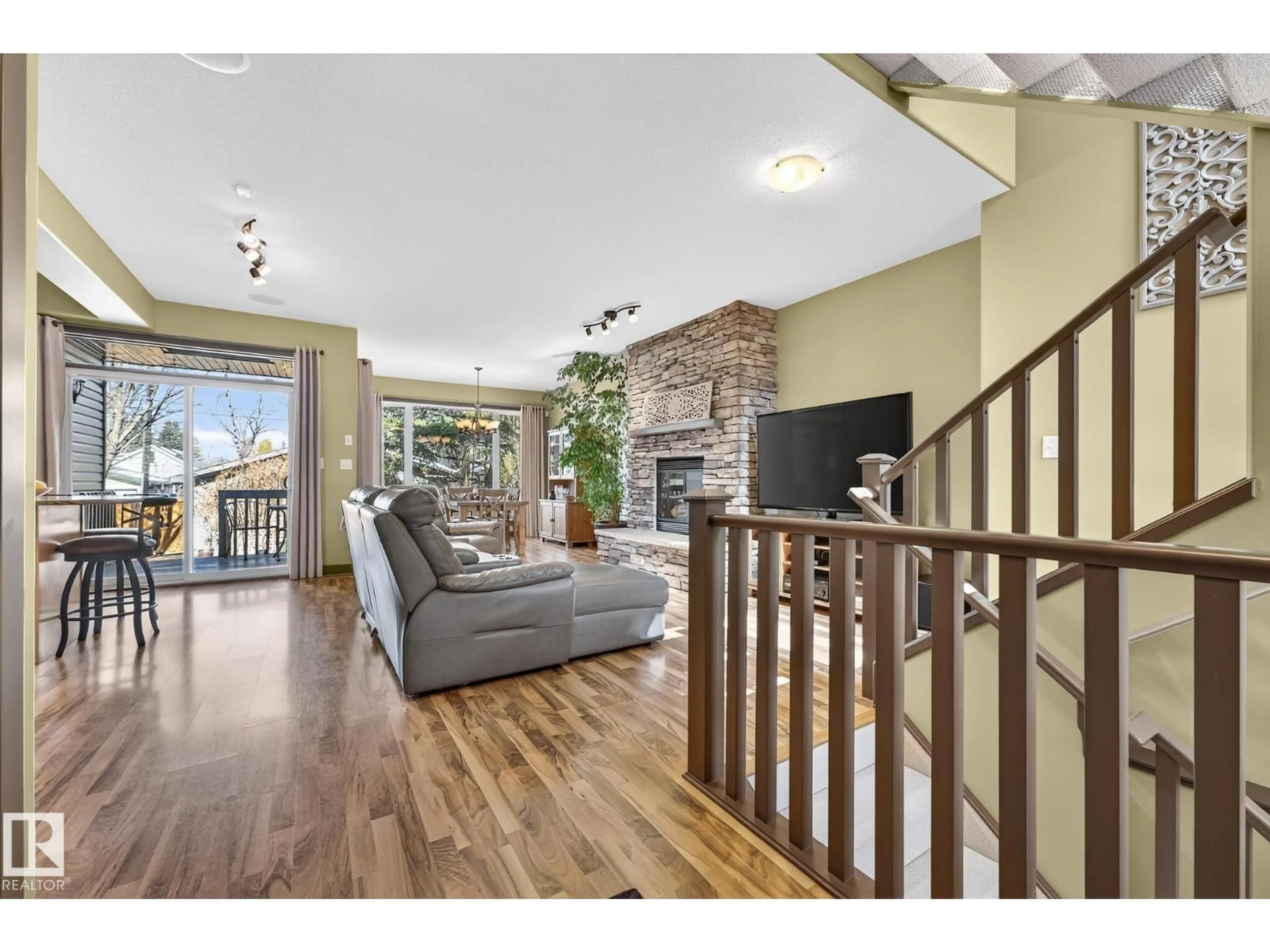 Unknown for NW - 8916 79 AV, Edmonton Alberta T6C0R8