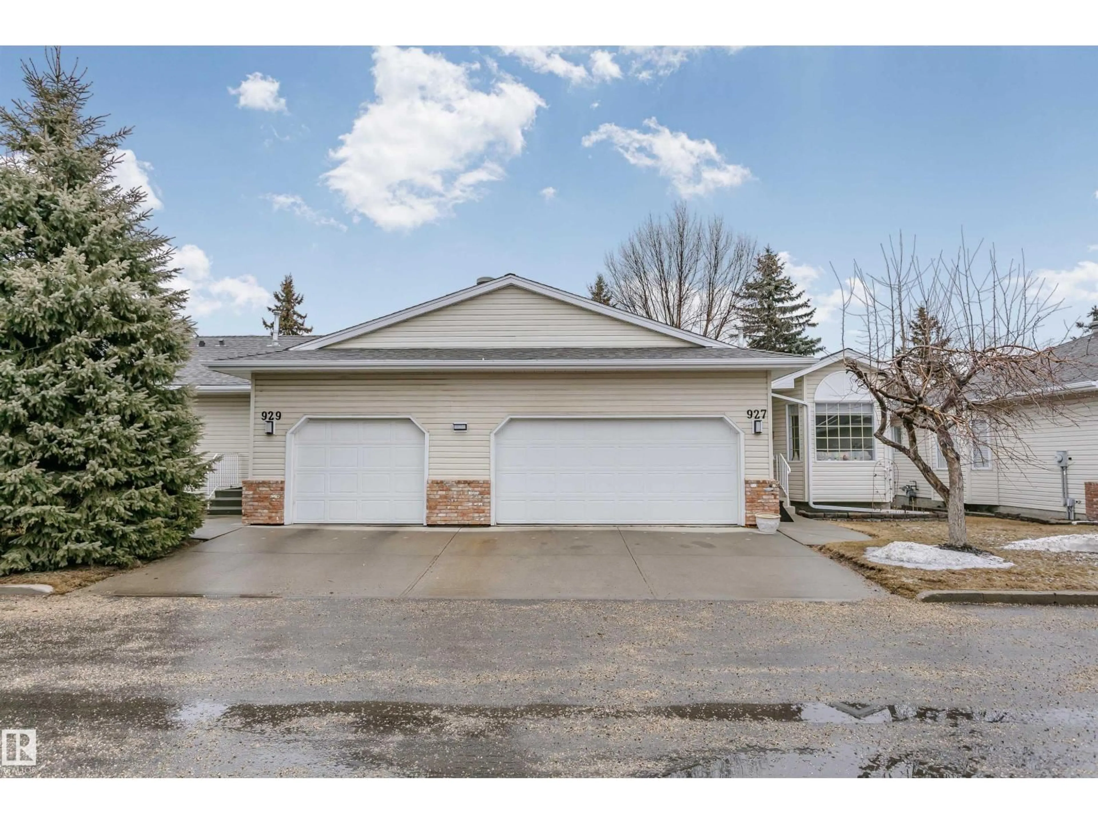 Unknown for 927 YOUVILLE DR, Edmonton Alberta T6L6T2