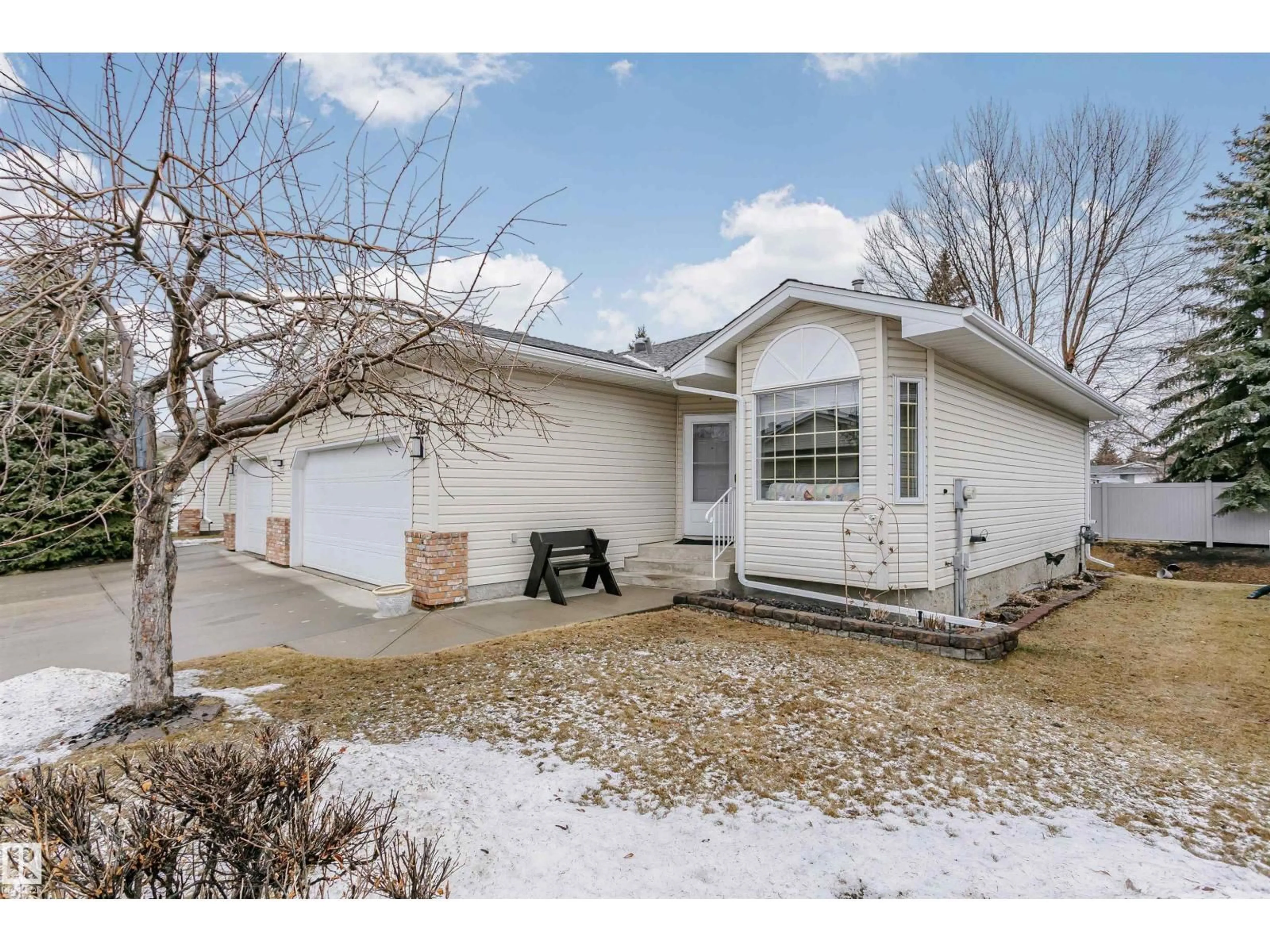 Unknown for 927 YOUVILLE DR, Edmonton Alberta T6L6T2