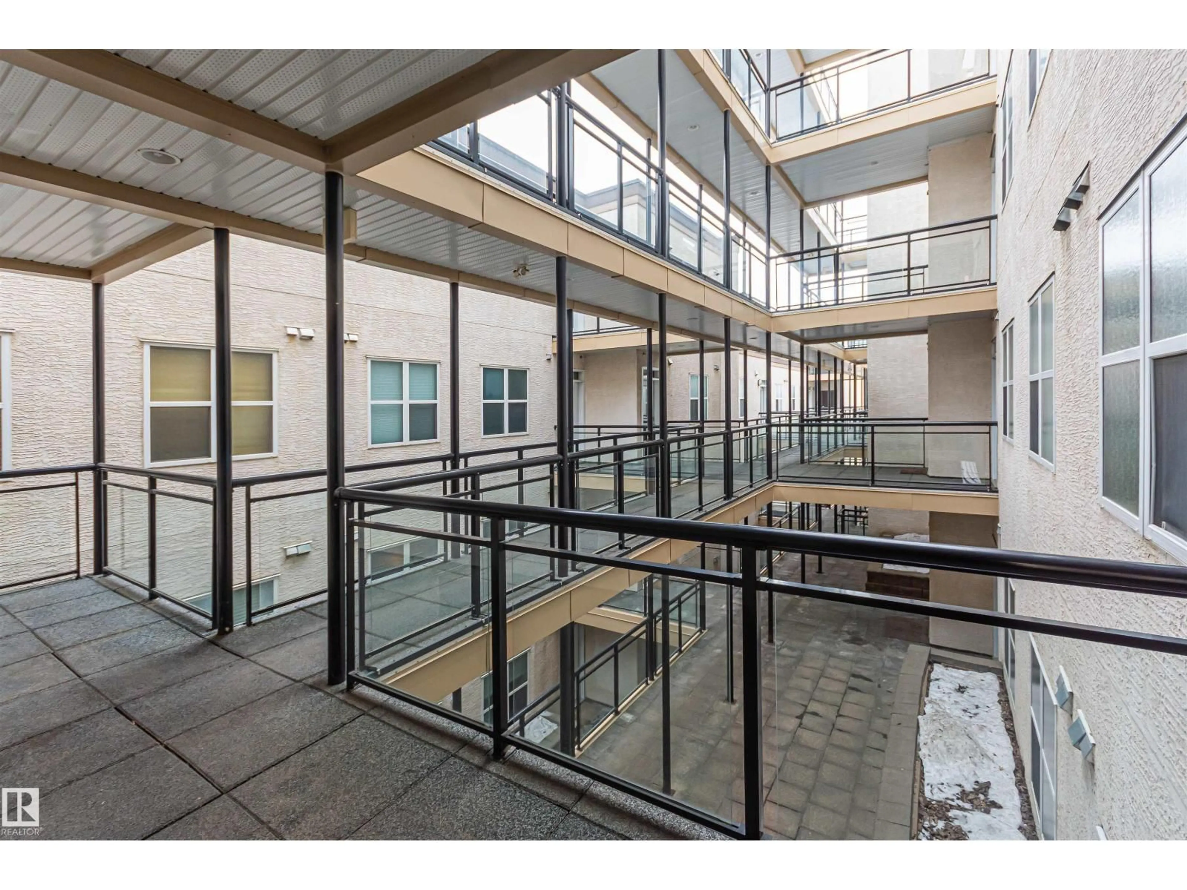 Indoor foyer for 415 - 10503 98 AV, Edmonton Alberta T5K0B2