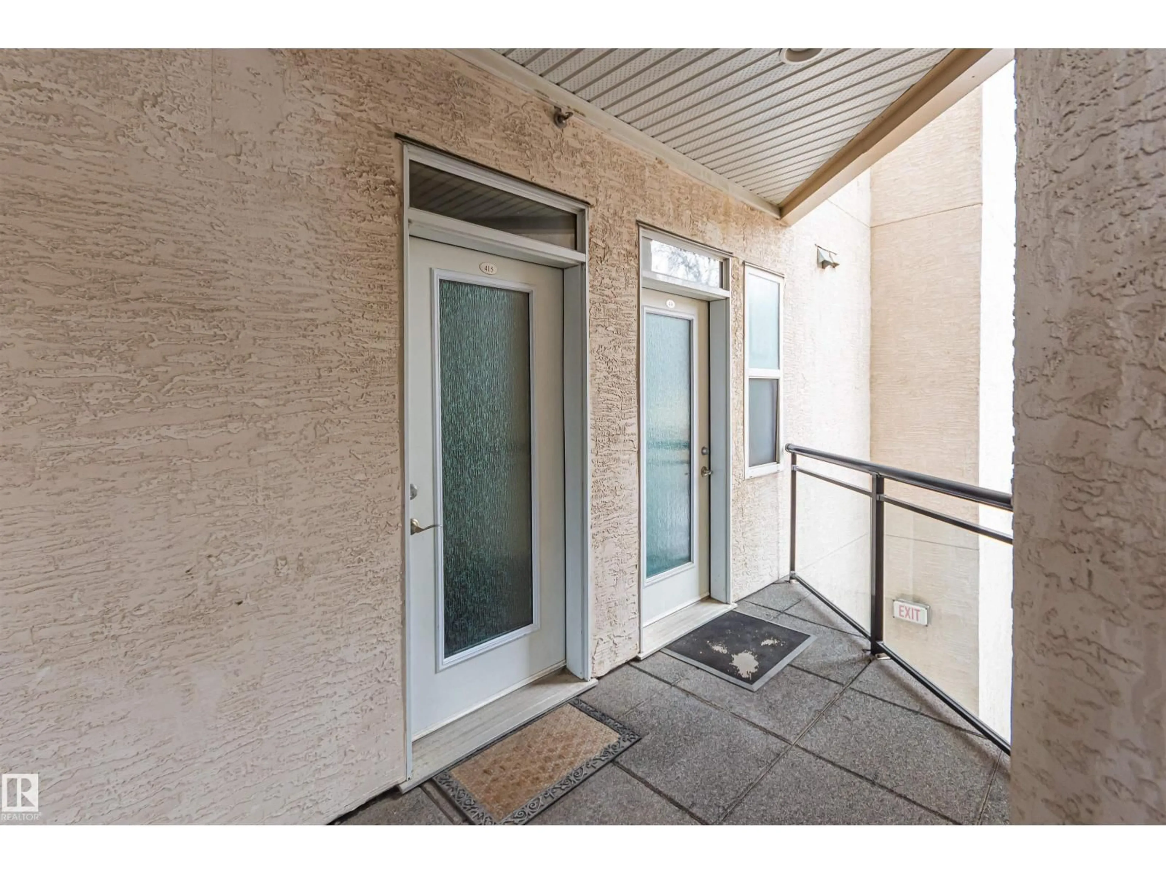 Indoor foyer for 415 - 10503 98 AV, Edmonton Alberta T5K0B2