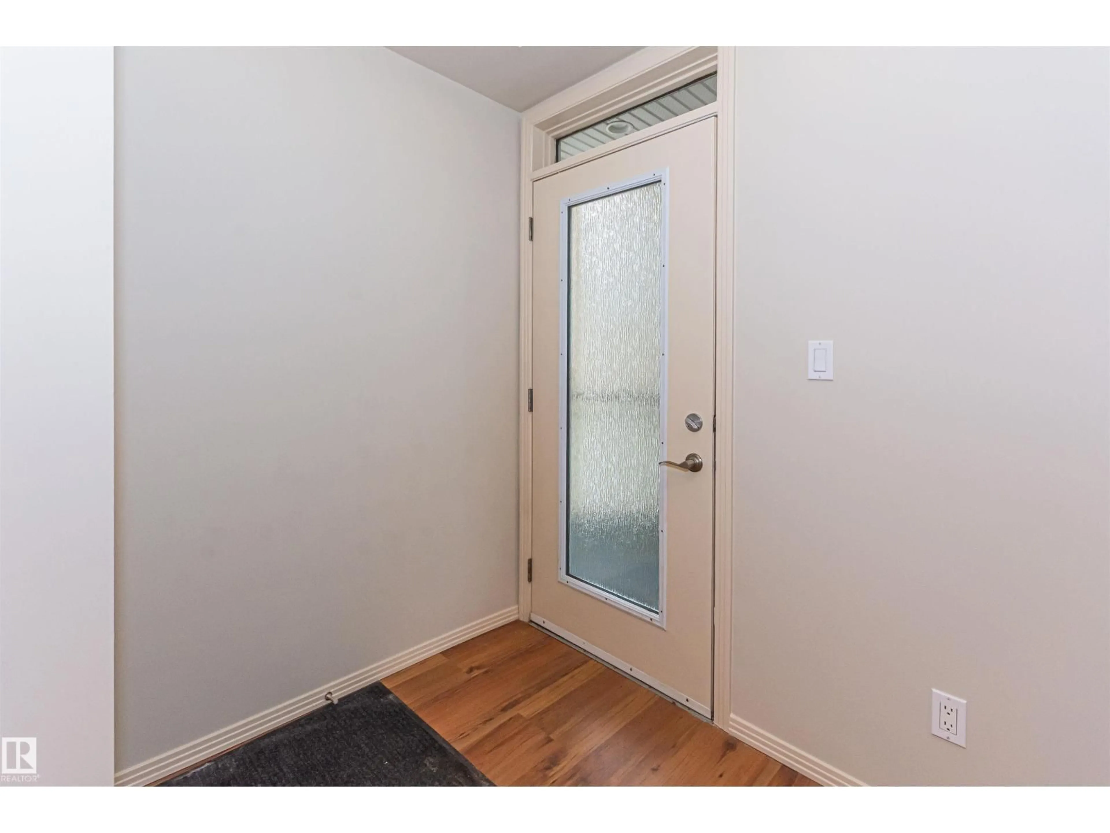 Indoor entryway for 415 - 10503 98 AV, Edmonton Alberta T5K0B2