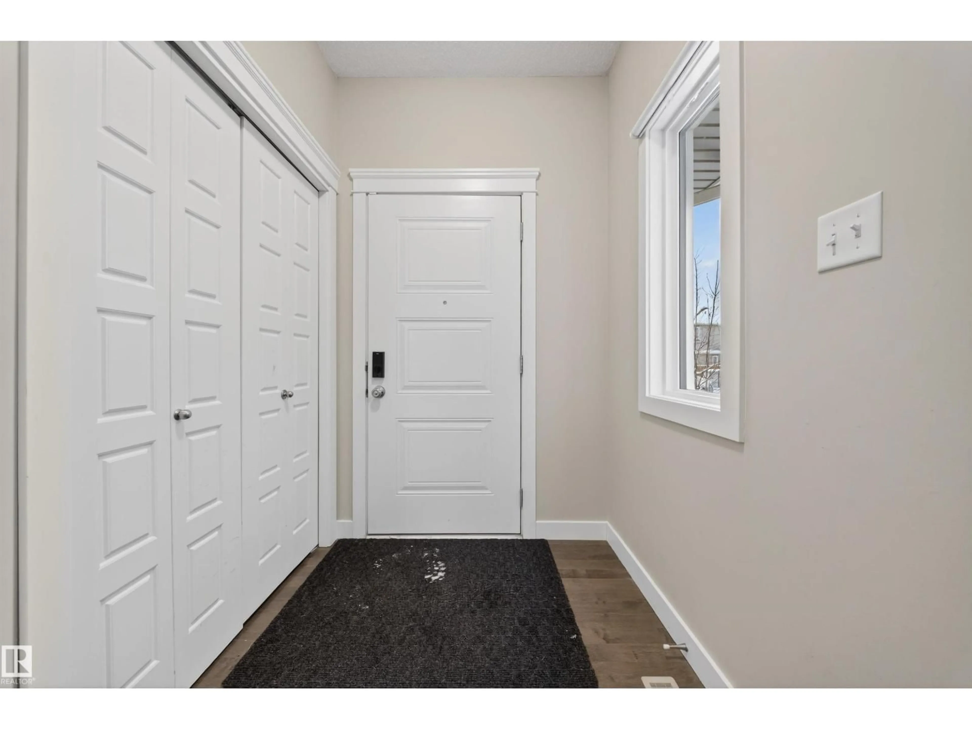 Indoor entryway for 2302 CASEY CR, Edmonton Alberta T6W3M8