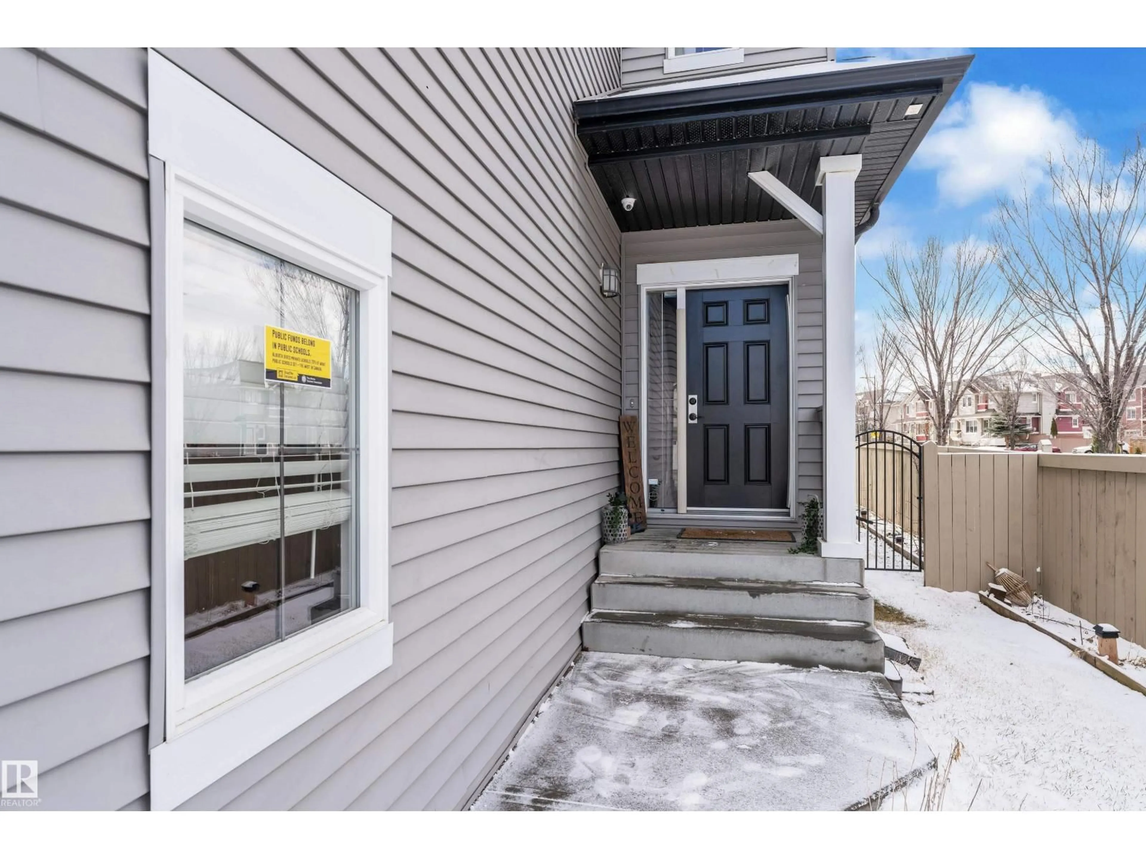 Indoor entryway for SW - 6159 12 AV, Edmonton Alberta T6X0M5