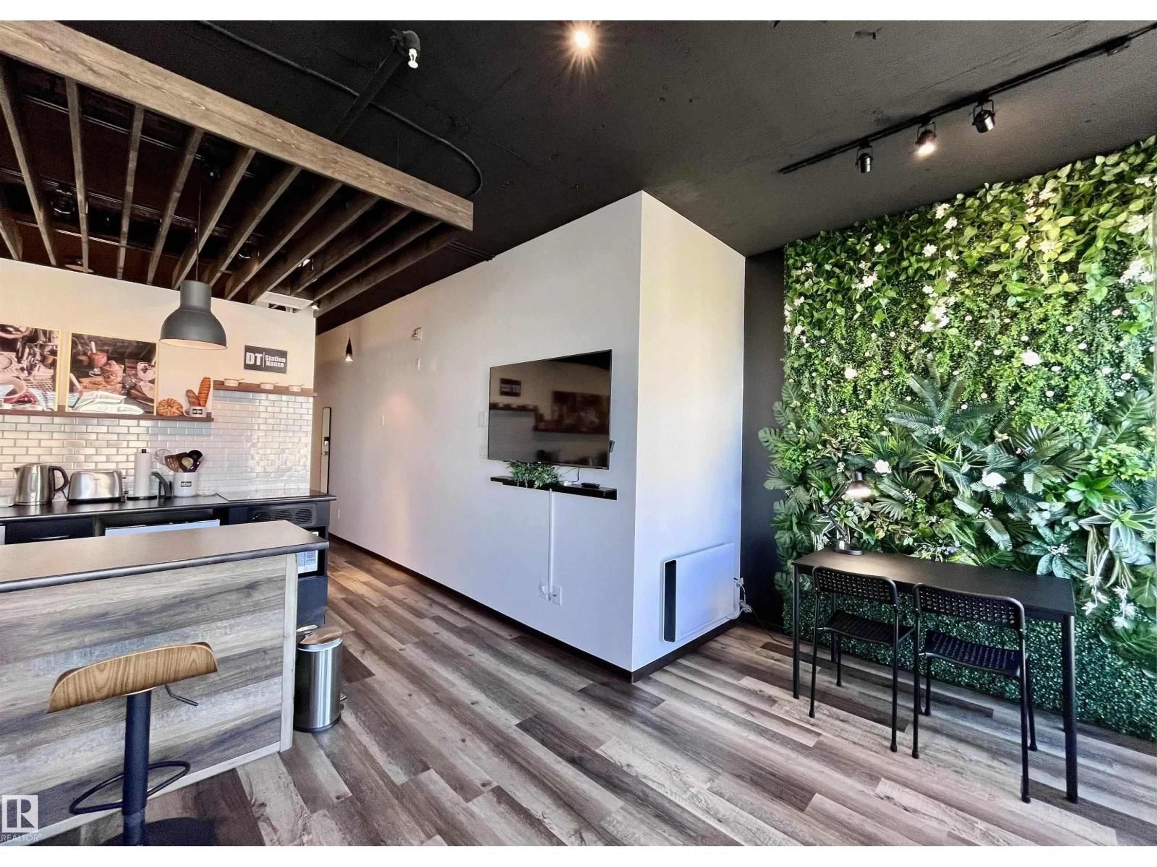 Indoor entryway for 10024 - 1701 JASPER AV, Edmonton Alberta T5J1R9