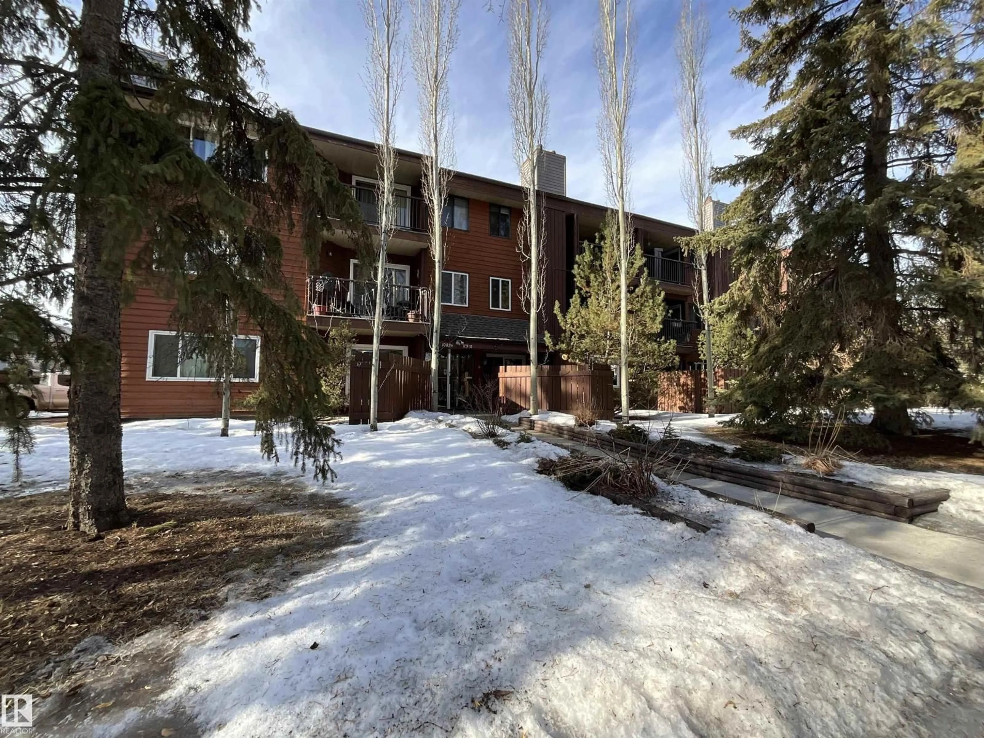 A pic from outside/outdoor area/front of a property/back of a property/a pic from drone, unknown for 107 - 10826 113 ST NW, Edmonton Alberta T5H3J2