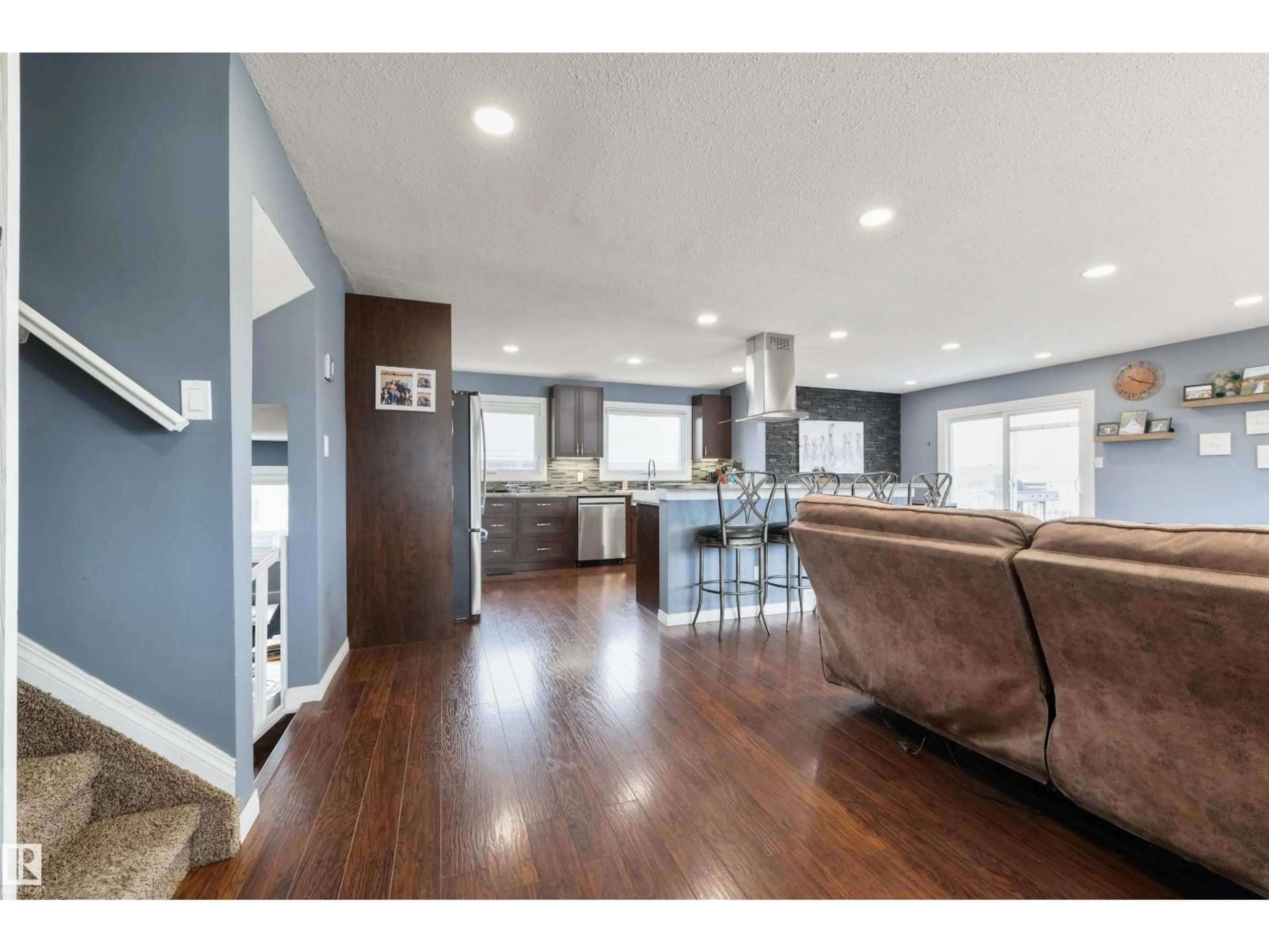 Open concept kitchen, wood/laminate floor for 114 WAVERLEY CR, Spruce Grove Alberta T7X1P2