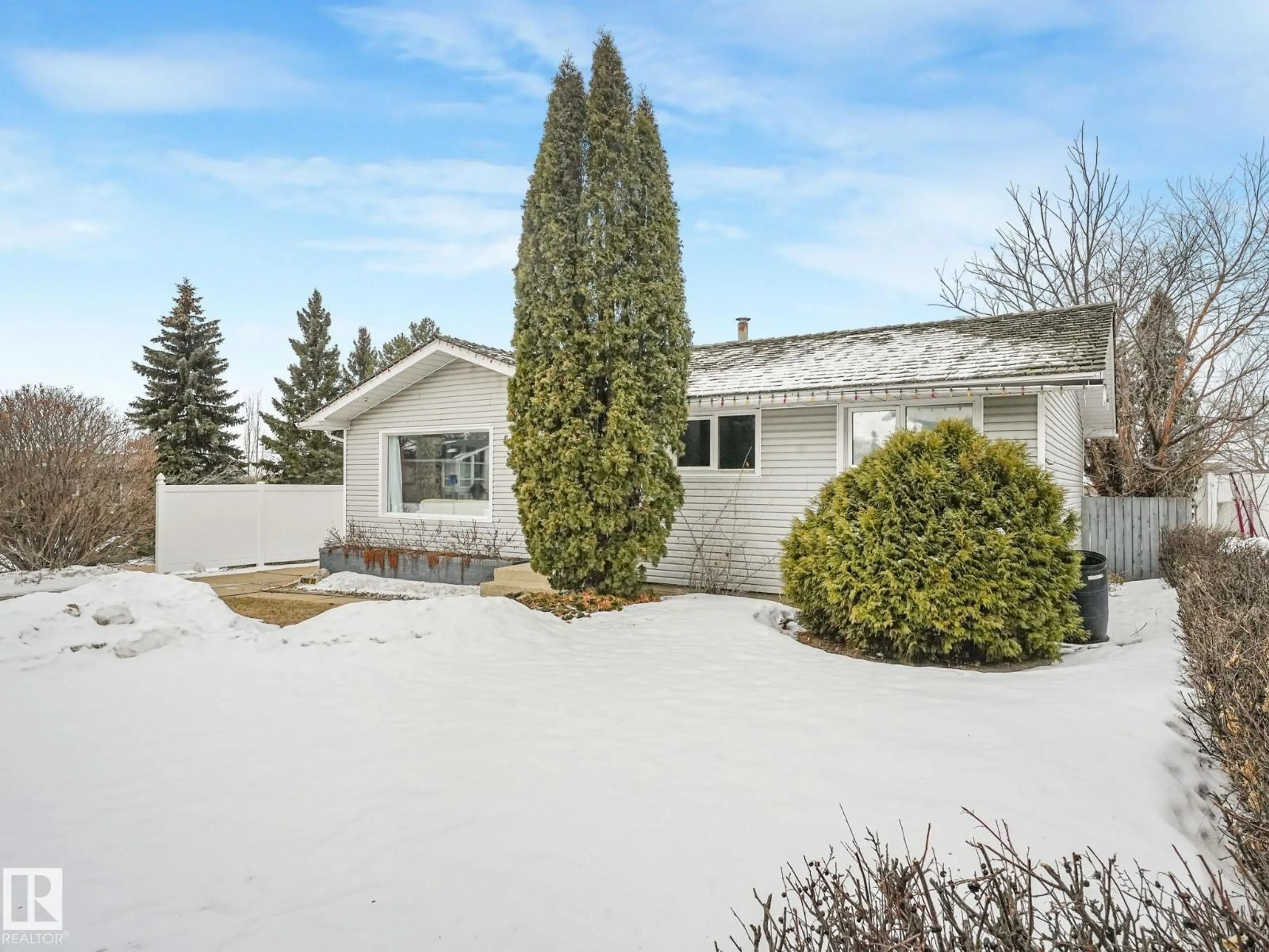 Unknown for 4302 51 ST, Vegreville Alberta T9C1V1