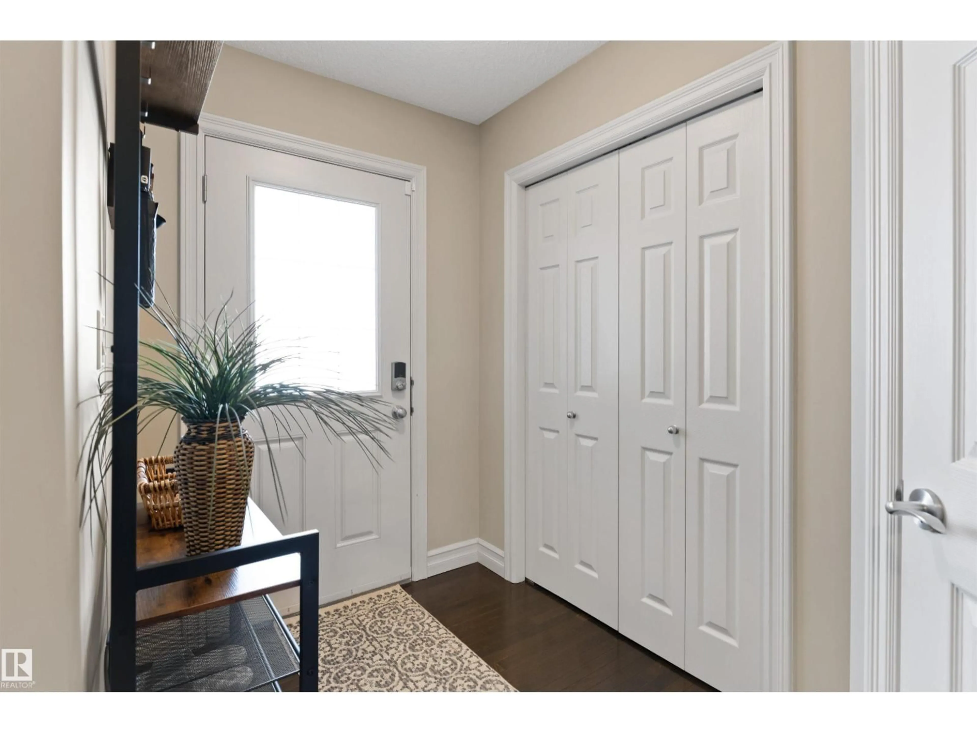 Indoor entryway for 13422 166 AV, Edmonton Alberta T6V0G6