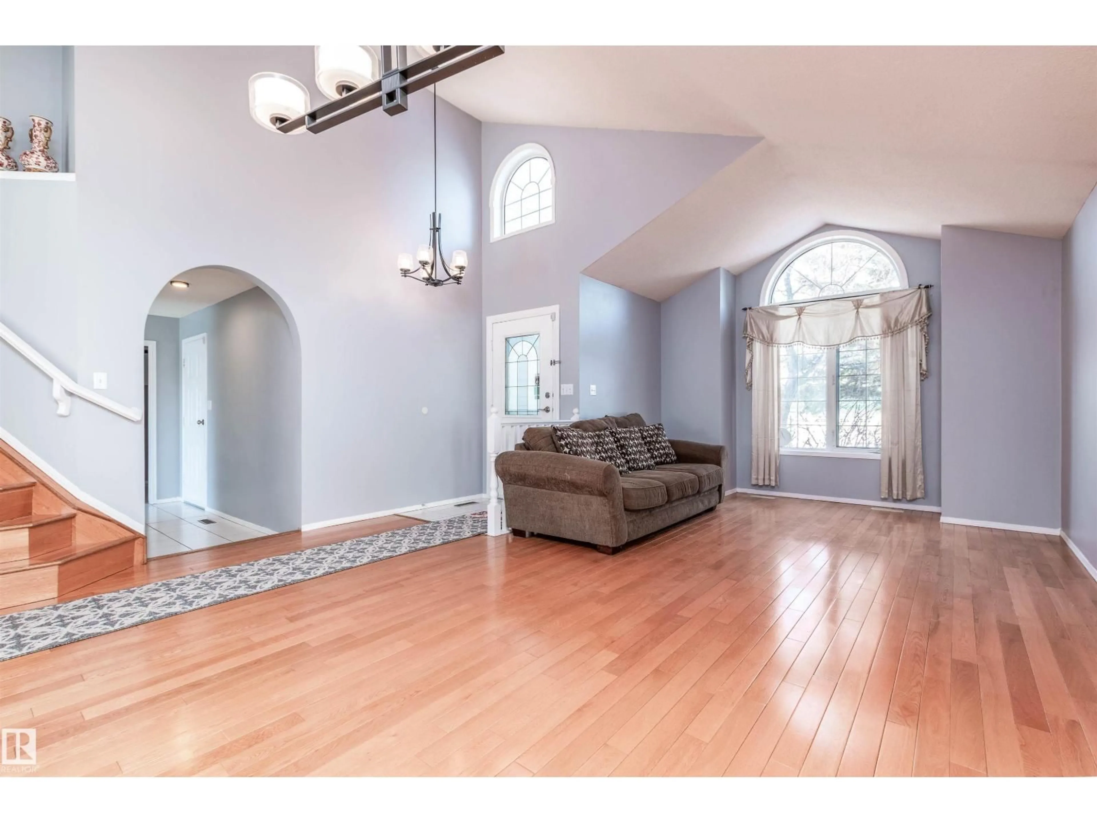 Indoor entryway for 15707 67 ST, Edmonton Alberta T5Z3A3