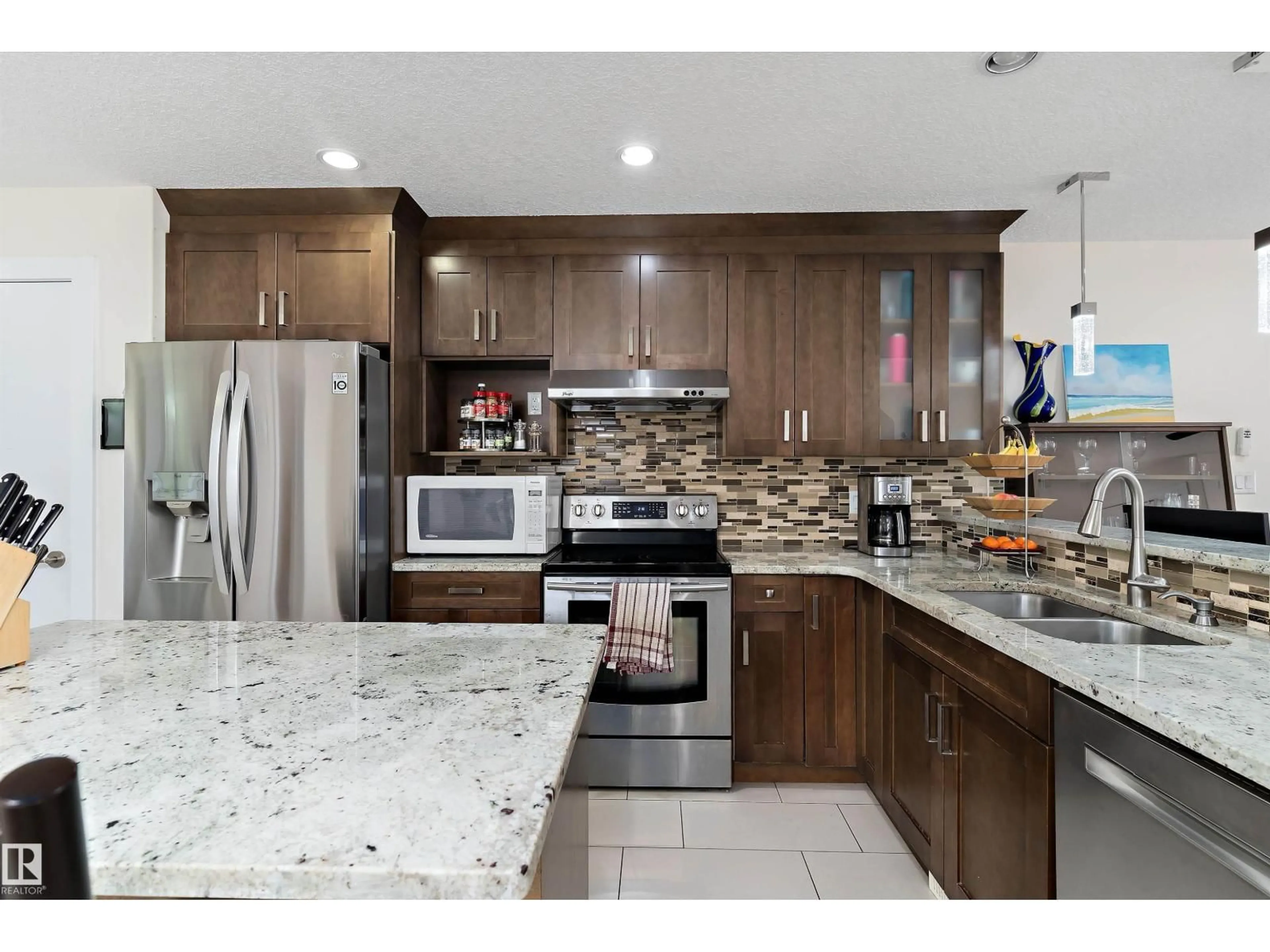 Contemporary kitchen, ceramic/tile floor for 8148 77 AV, Edmonton Alberta T6C0L2