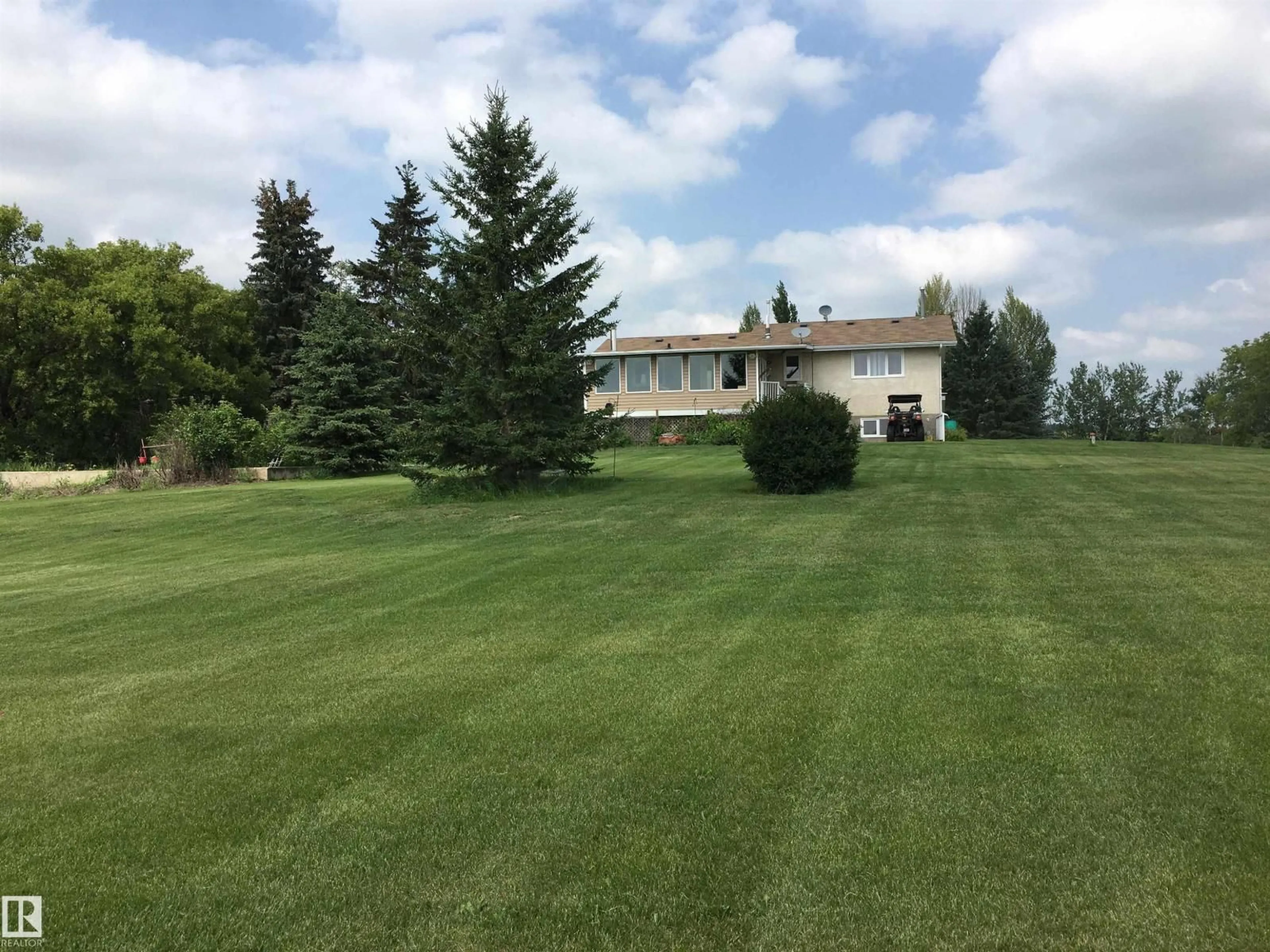 A pic from outside/outdoor area/front of a property/back of a property/a pic from drone, unknown for 25009 604, Rural Westlock County Alberta T0G0P0
