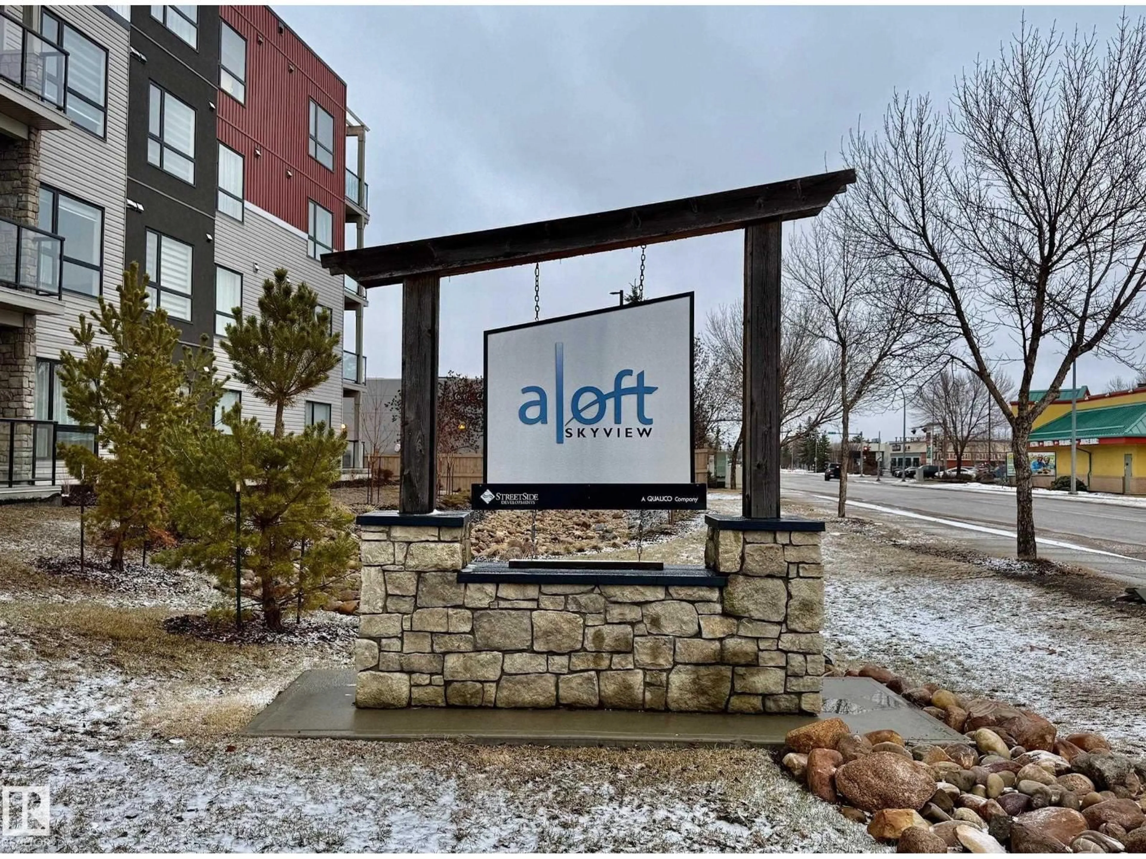 Indoor foyer for #108 - 12804 140 AV, Edmonton Alberta T6V0M3