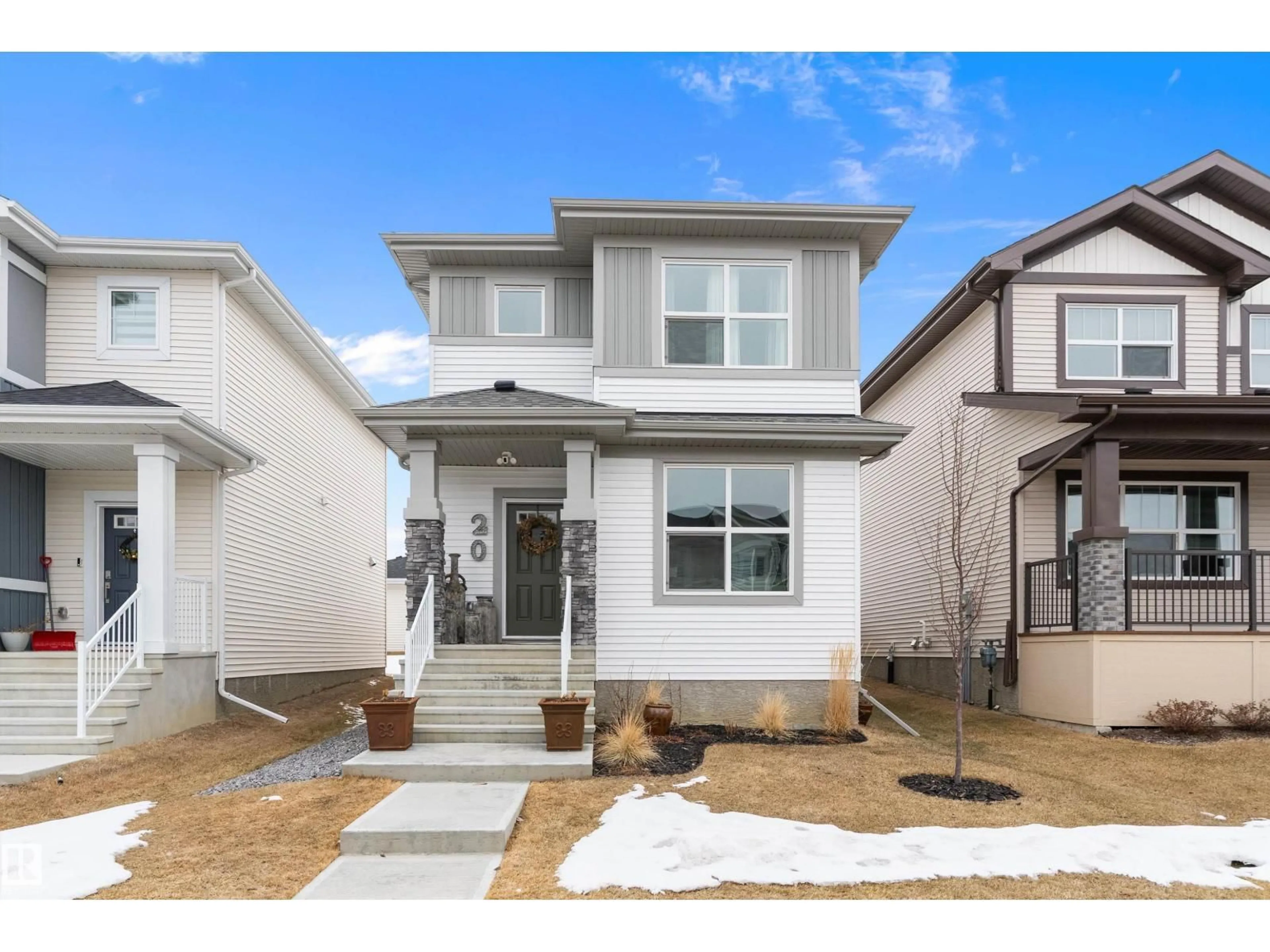 Home with vinyl exterior material, street for 20 HEMINGWAY CR, Spruce Grove Alberta T7X2L6