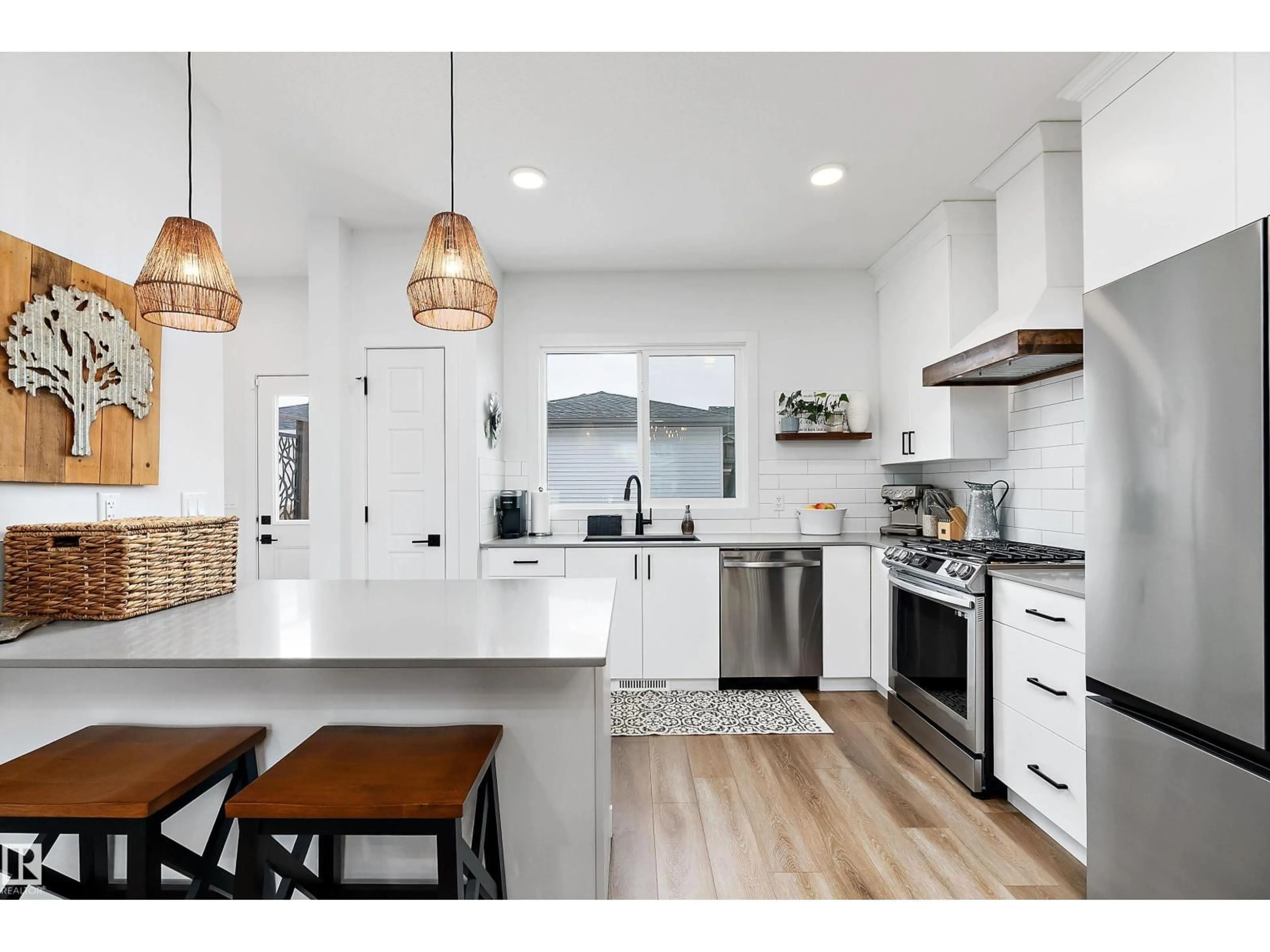 Open concept kitchen, unknown for 20 HEMINGWAY CR, Spruce Grove Alberta T7X2L6