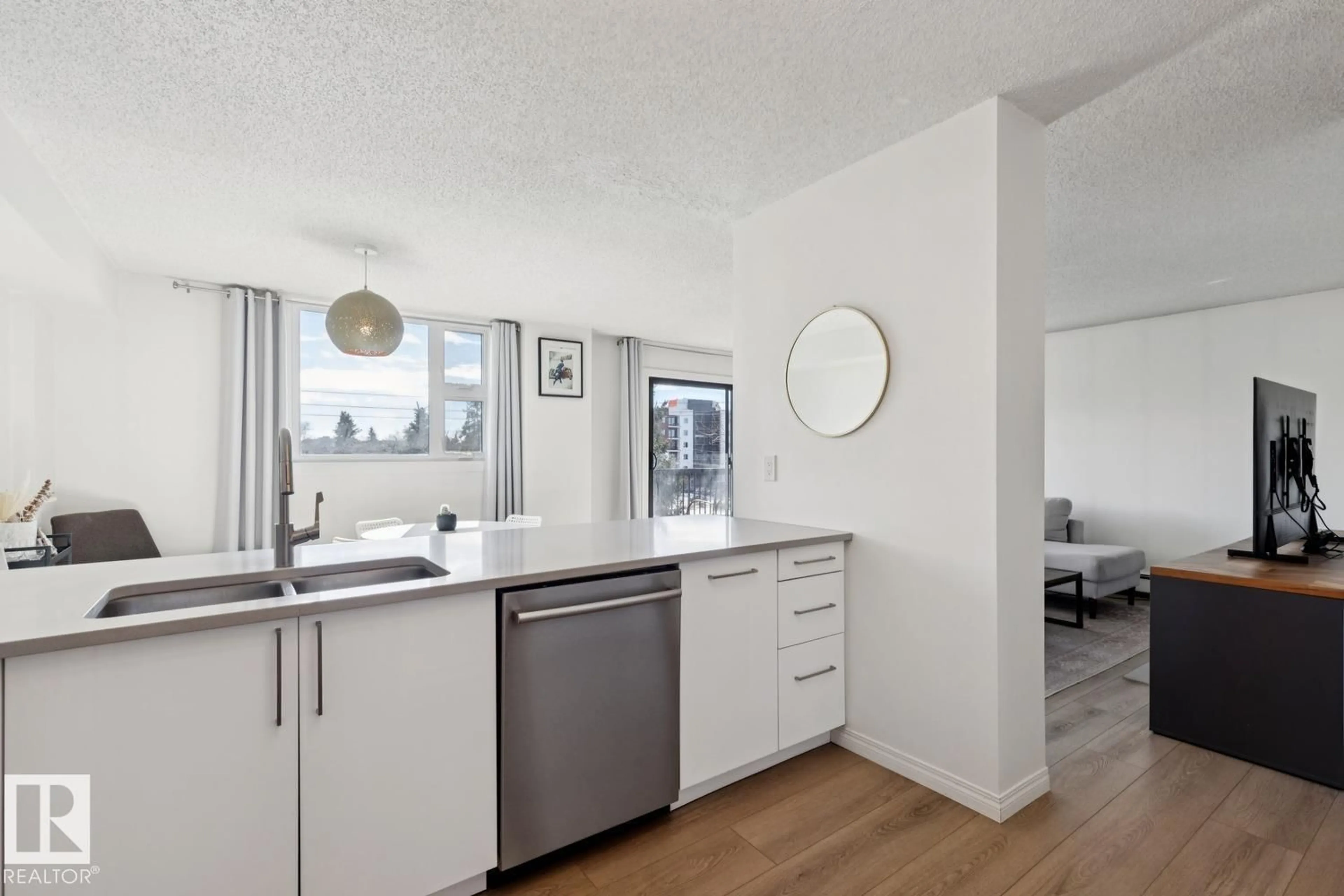 Unknown for #401 - 10545 SASKATCHEWAN DR, Edmonton Alberta T6E6C6