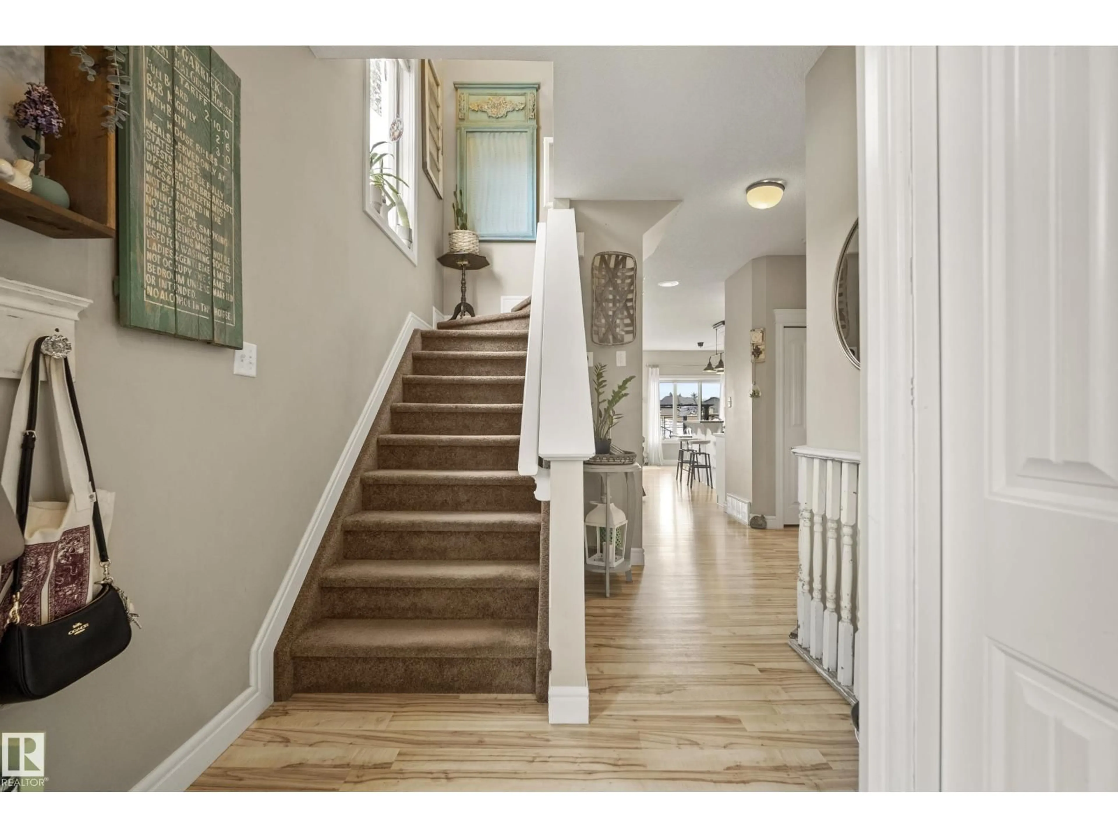 Indoor entryway for 114 MCLAUGHLIN DR, Spruce Grove Alberta T7X0K3