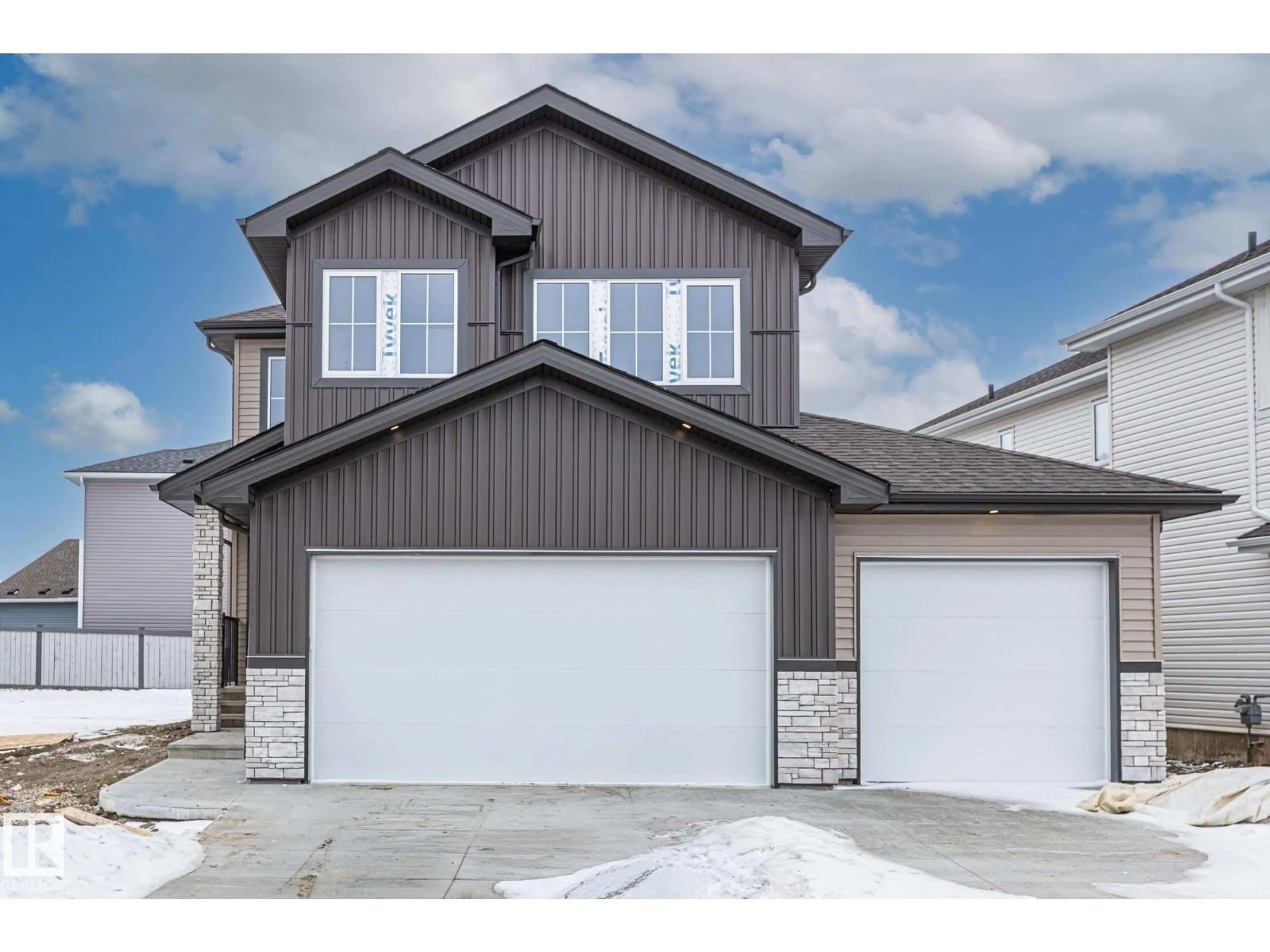 Home with vinyl exterior material, street for 9624 89A STREET, Morinville Alberta T8R2R6
