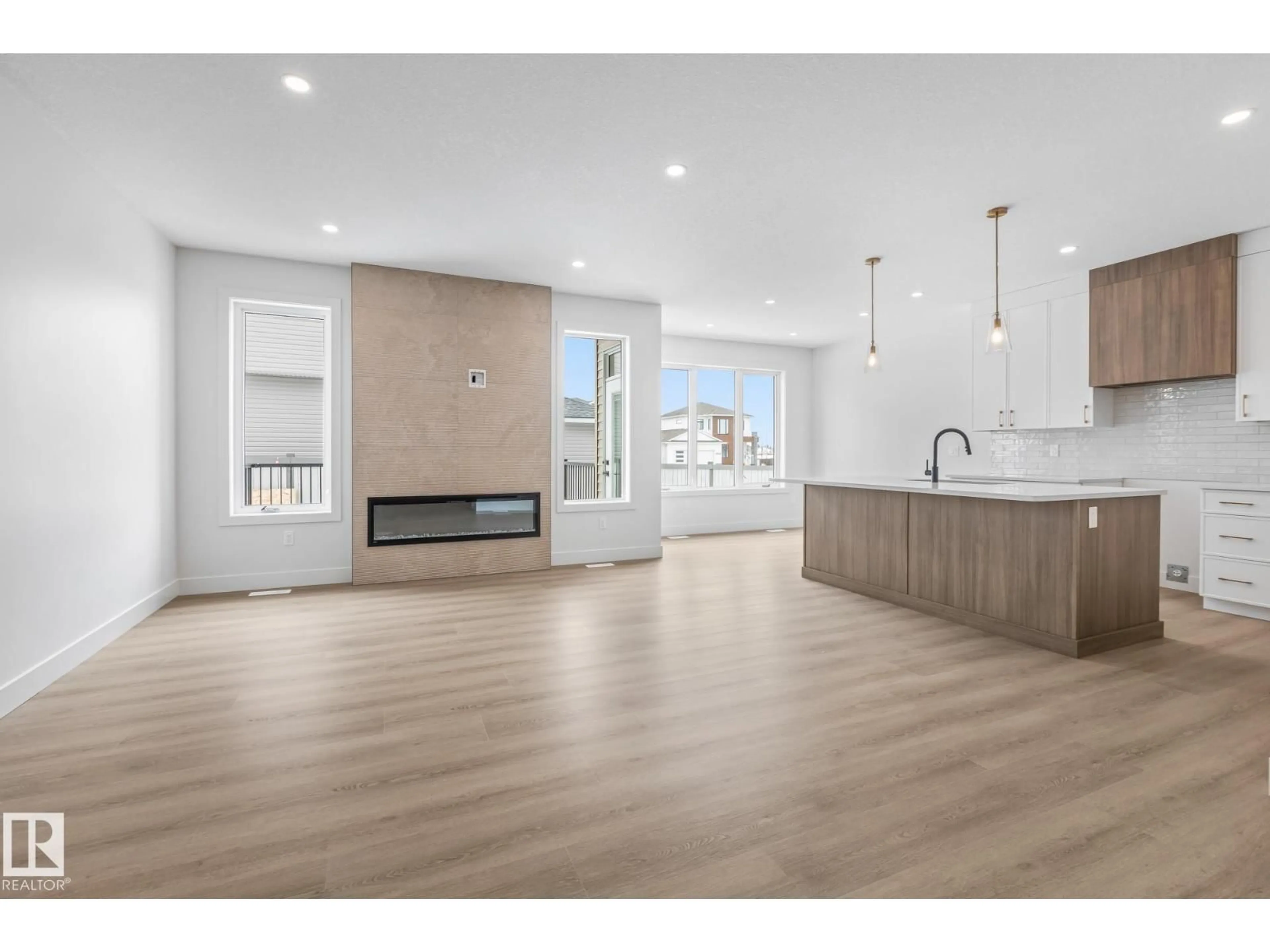 Open concept kitchen, unknown for 9624 89A STREET, Morinville Alberta T8R2R6