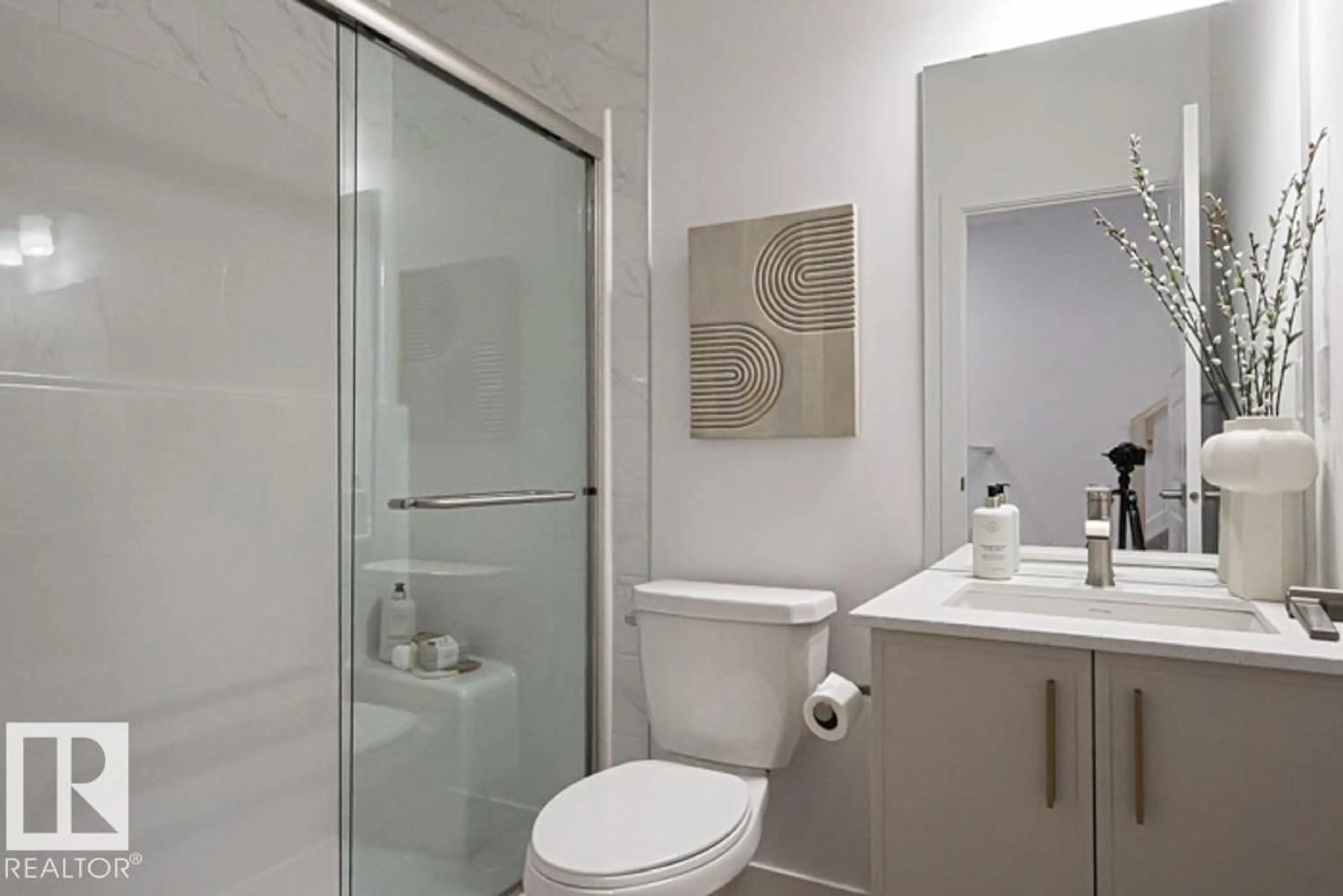 Standard bathroom, unknown for NW - 6307 175 AV, Edmonton Alberta T5Y4H2