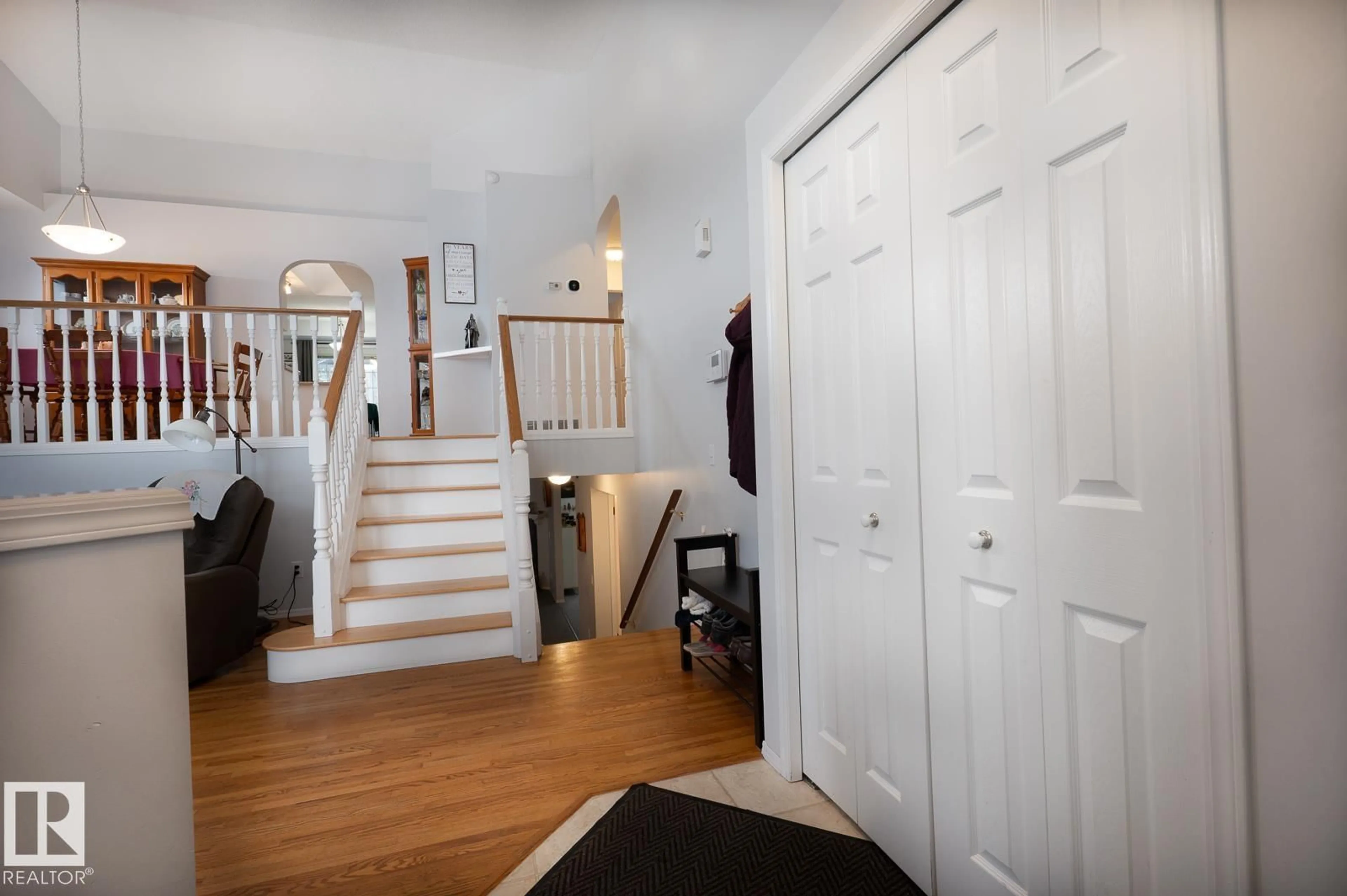 Indoor entryway for 114 LILAC DR, Sherwood Park Alberta T8W1W1