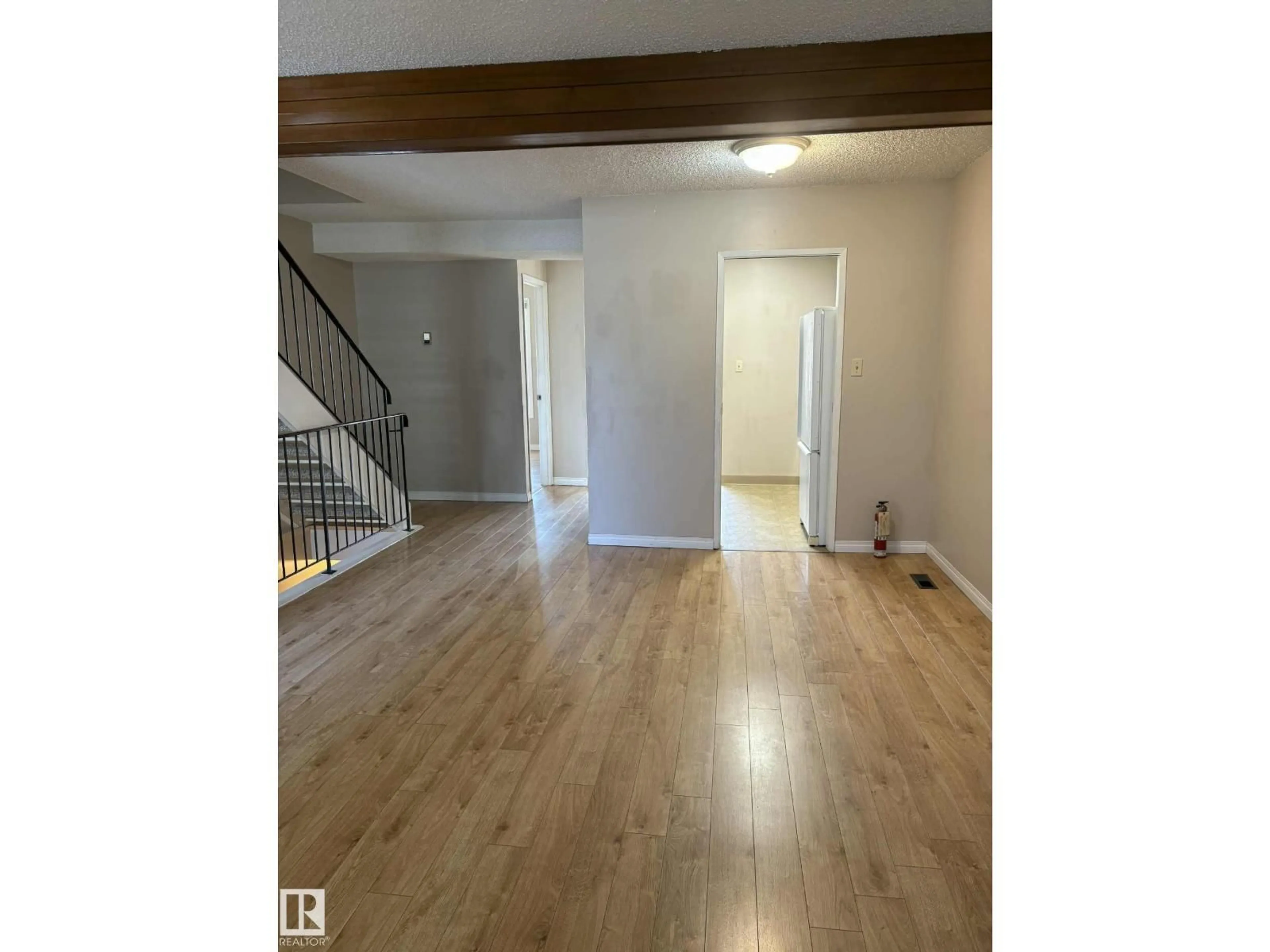 A pic of a room for 10405 24 AV, Edmonton Alberta T6J4S2