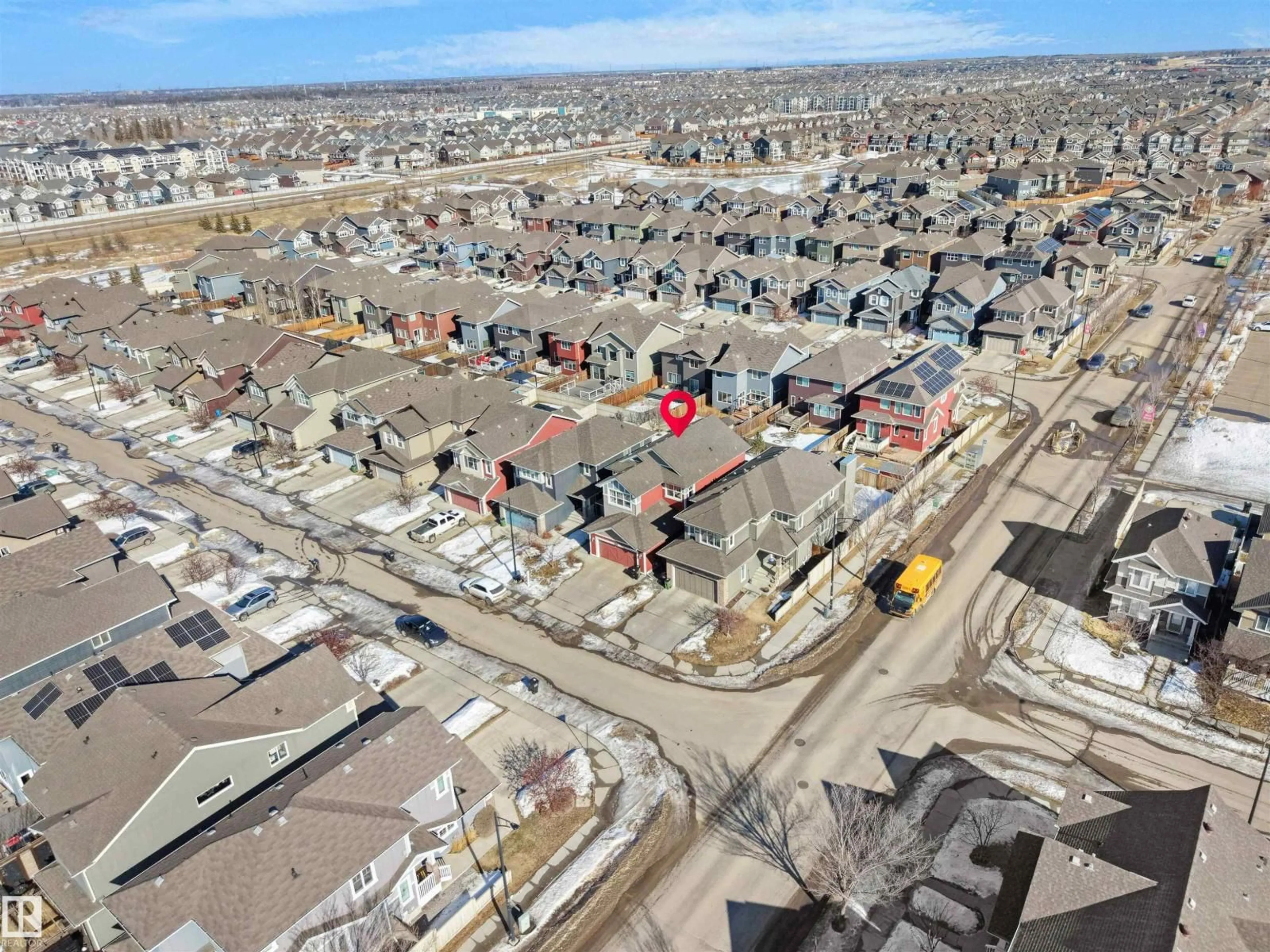 A pic from outside/outdoor area/front of a property/back of a property/a pic from drone, street for 4405 CRABAPPLE LANDING LD, Edmonton Alberta T6X0X8