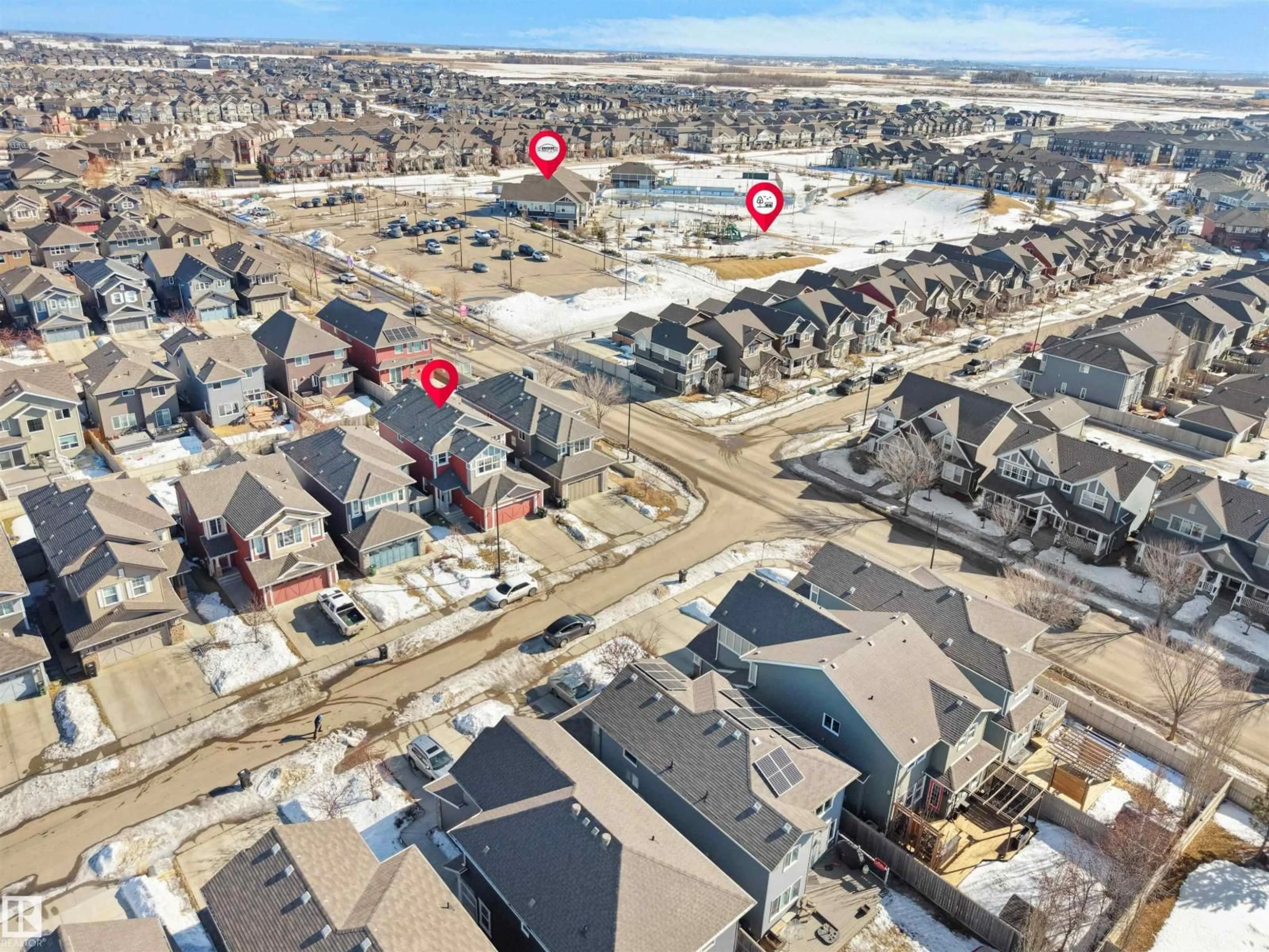 A pic from outside/outdoor area/front of a property/back of a property/a pic from drone, street for 4405 CRABAPPLE LANDING LD, Edmonton Alberta T6X0X8