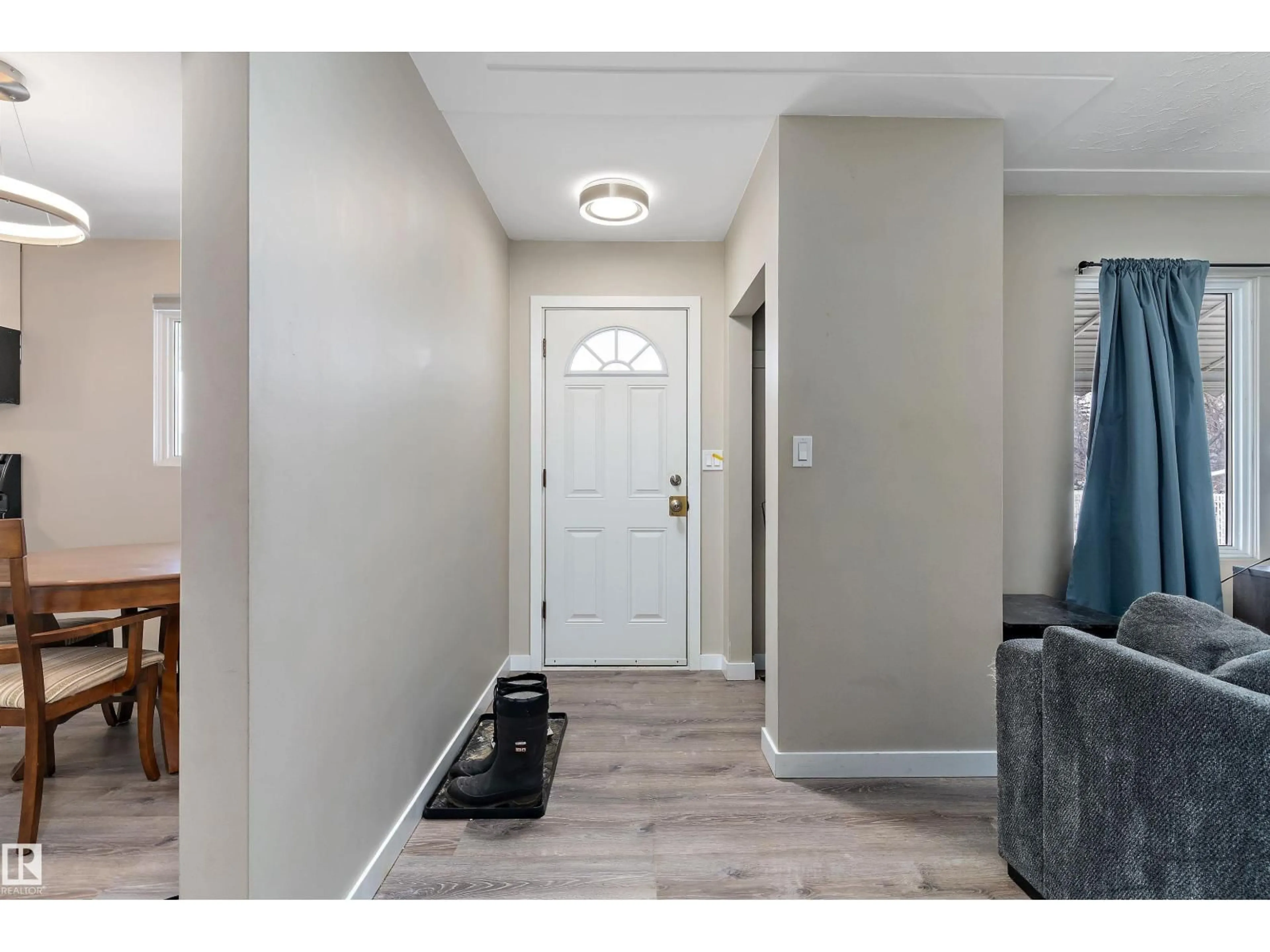 Indoor entryway for NW - 13035 126 ST, Edmonton Alberta T5L0Y6