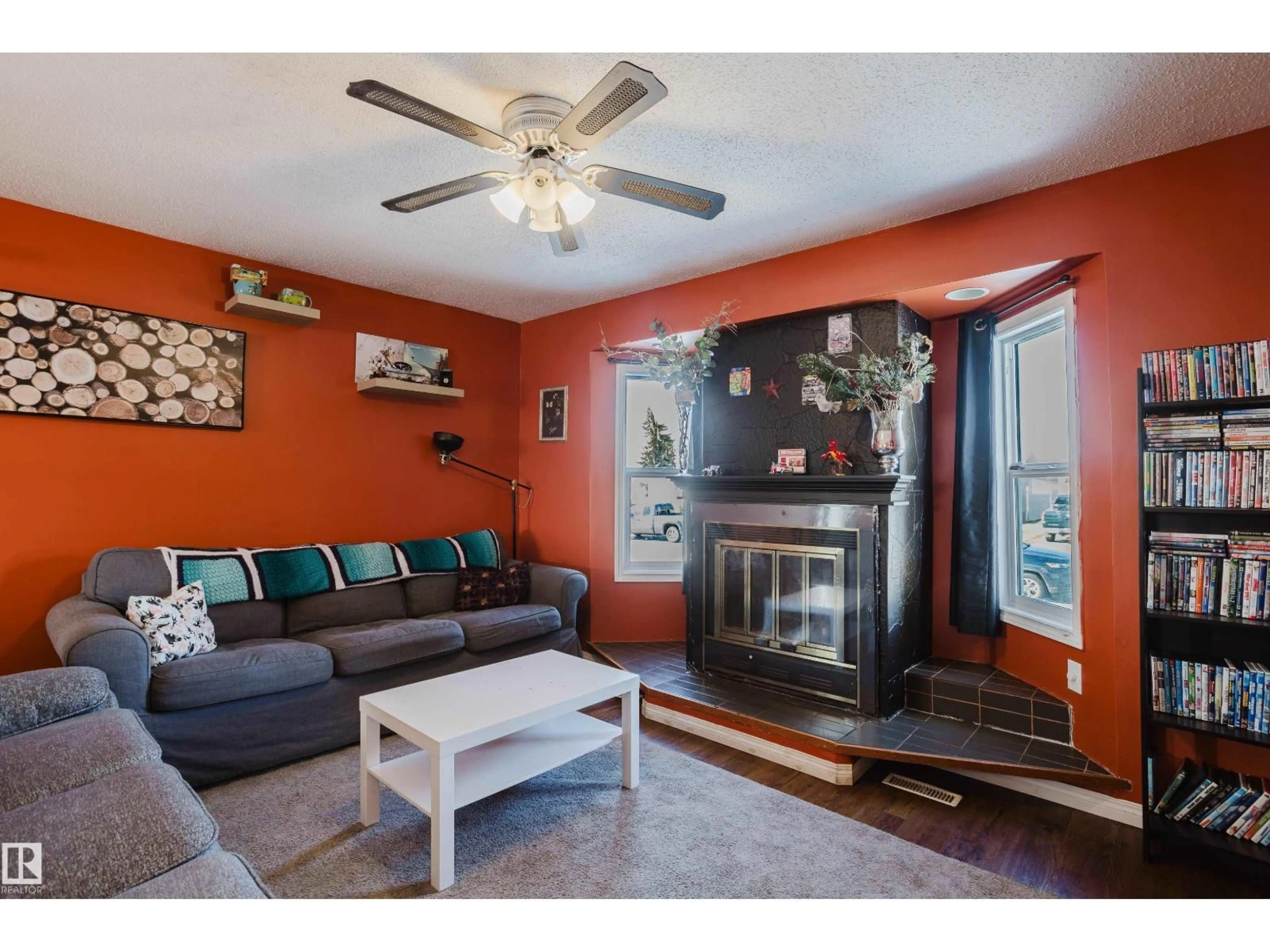 Living room with furniture, unknown for NW - 8707 151 AV, Edmonton Alberta T5E5Y1