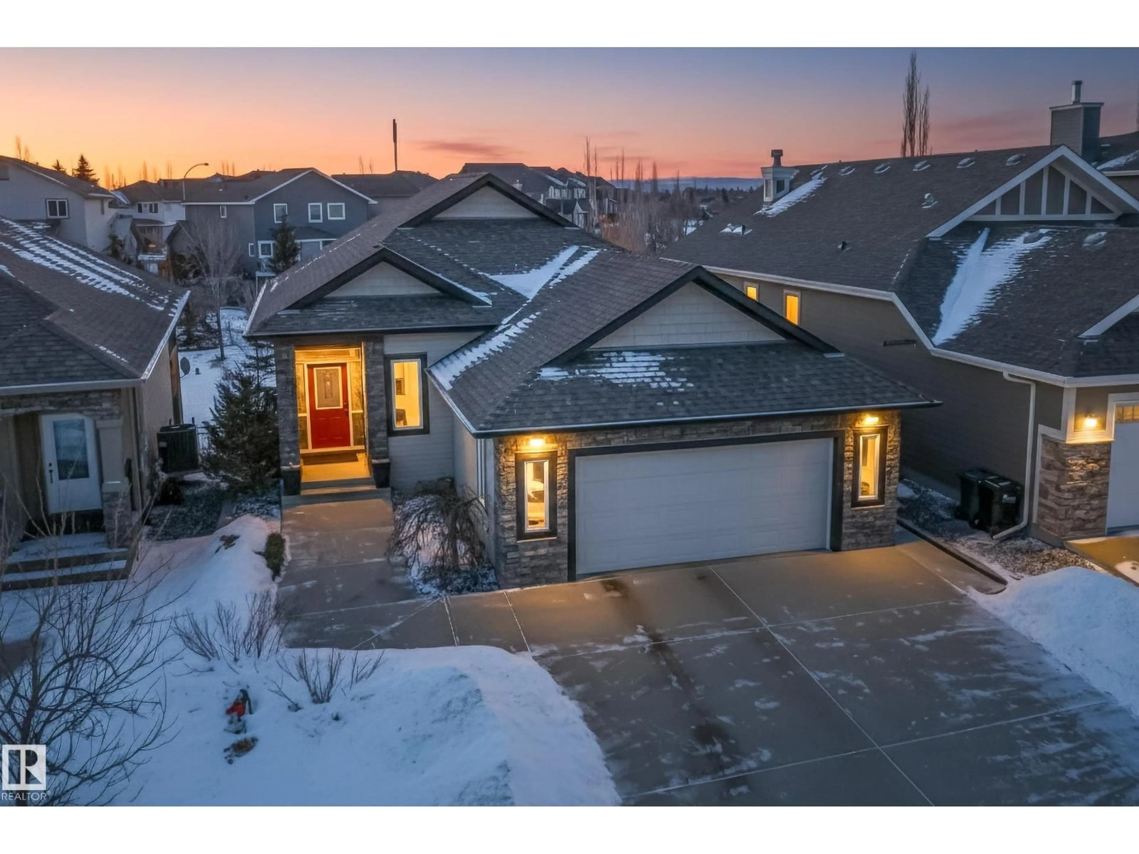 A pic from outside/outdoor area/front of a property/back of a property/a pic from drone, street for 5028 CEYLON CL, Sherwood Park Alberta T8H0H5
