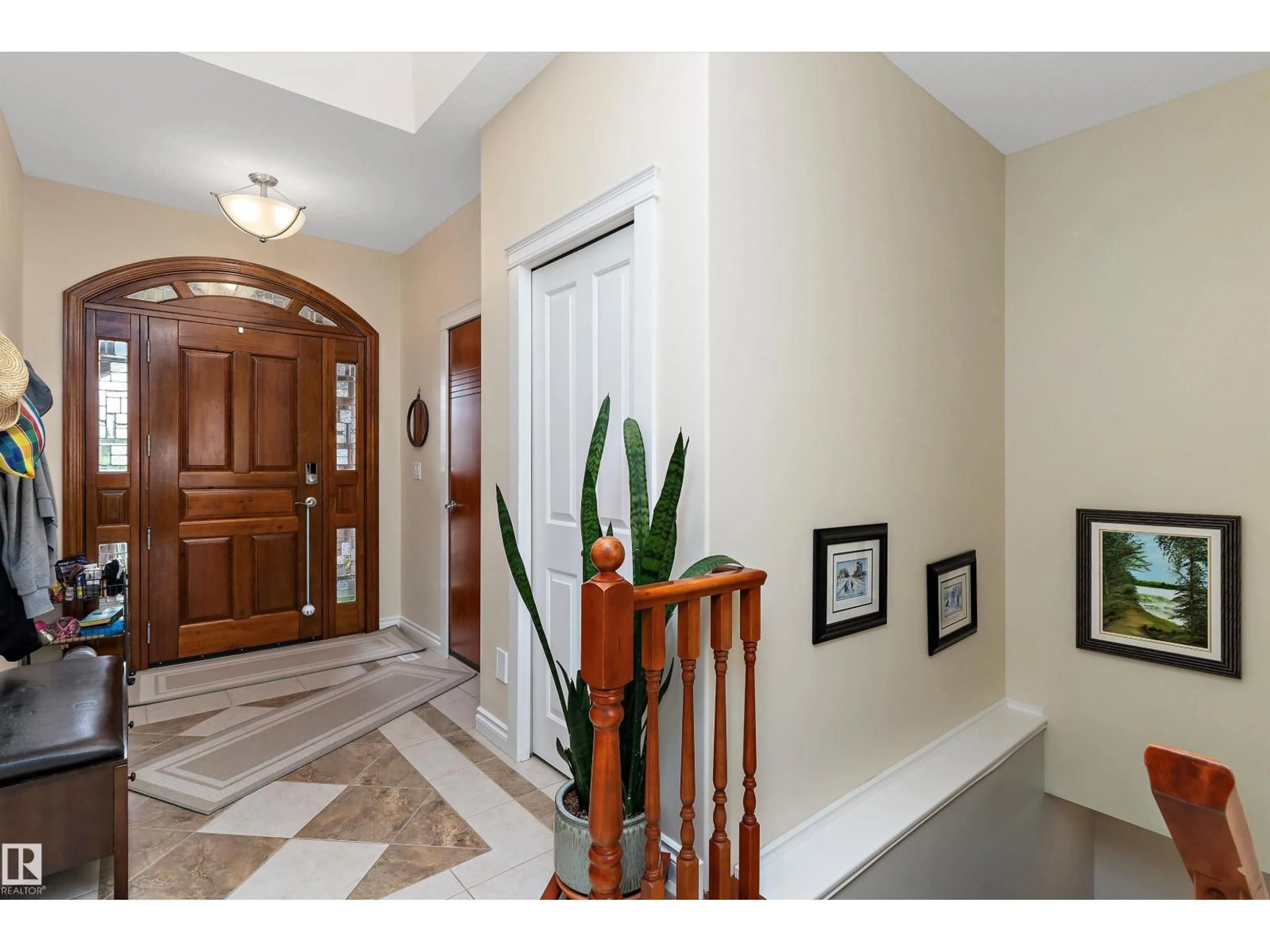 Indoor entryway for #10 - 10500 103 AV, Morinville Alberta T8R0E7