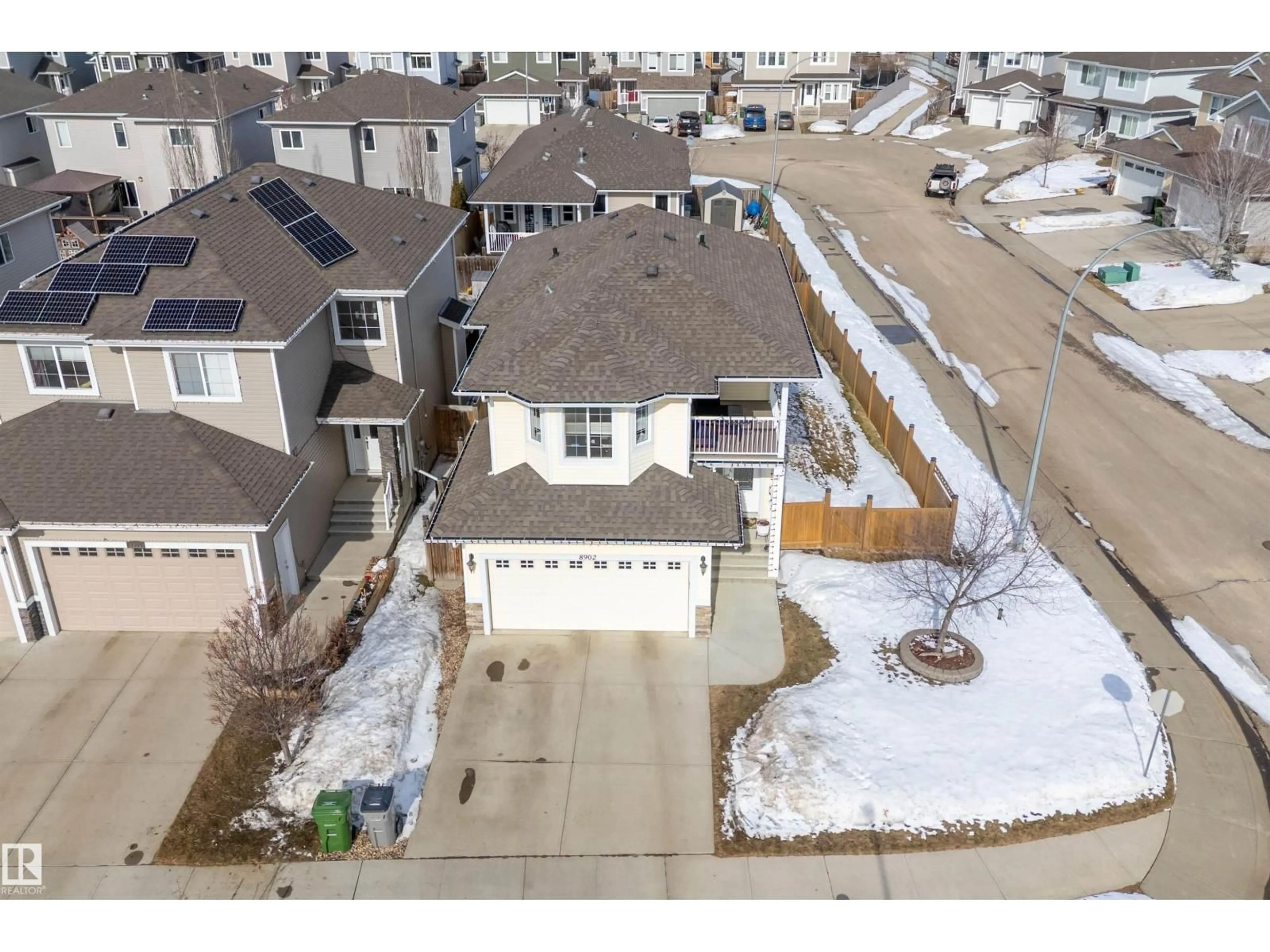 A pic from outside/outdoor area/front of a property/back of a property/a pic from drone, street for 8902 97 AV, Morinville Alberta T8R2N7