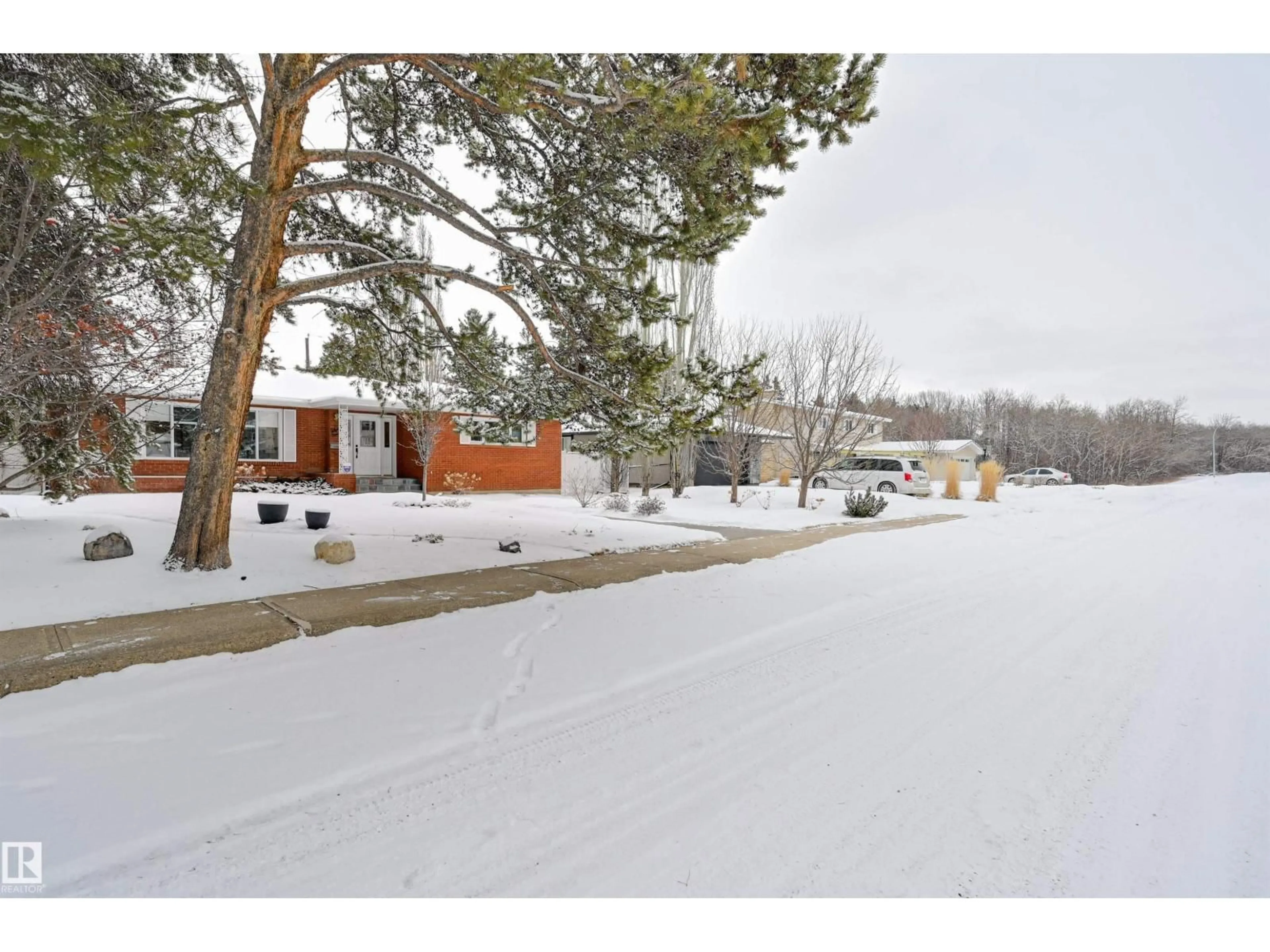 Unknown for 37 VALLEYVIEW CR, Edmonton Alberta T5R5S7