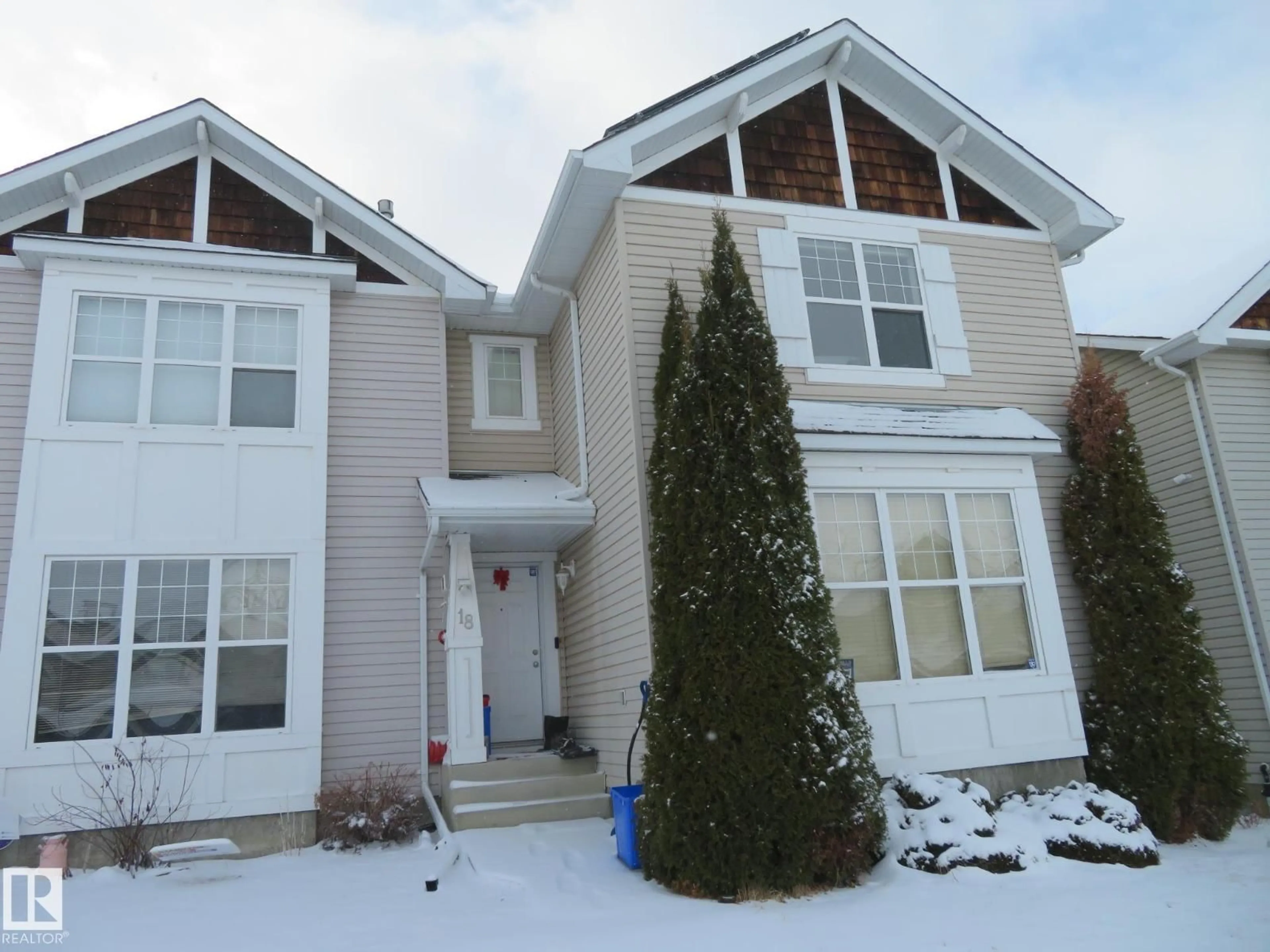 Home with vinyl exterior material, street for 18 CONNOR LN, Sherwood Park Alberta T8H2L5