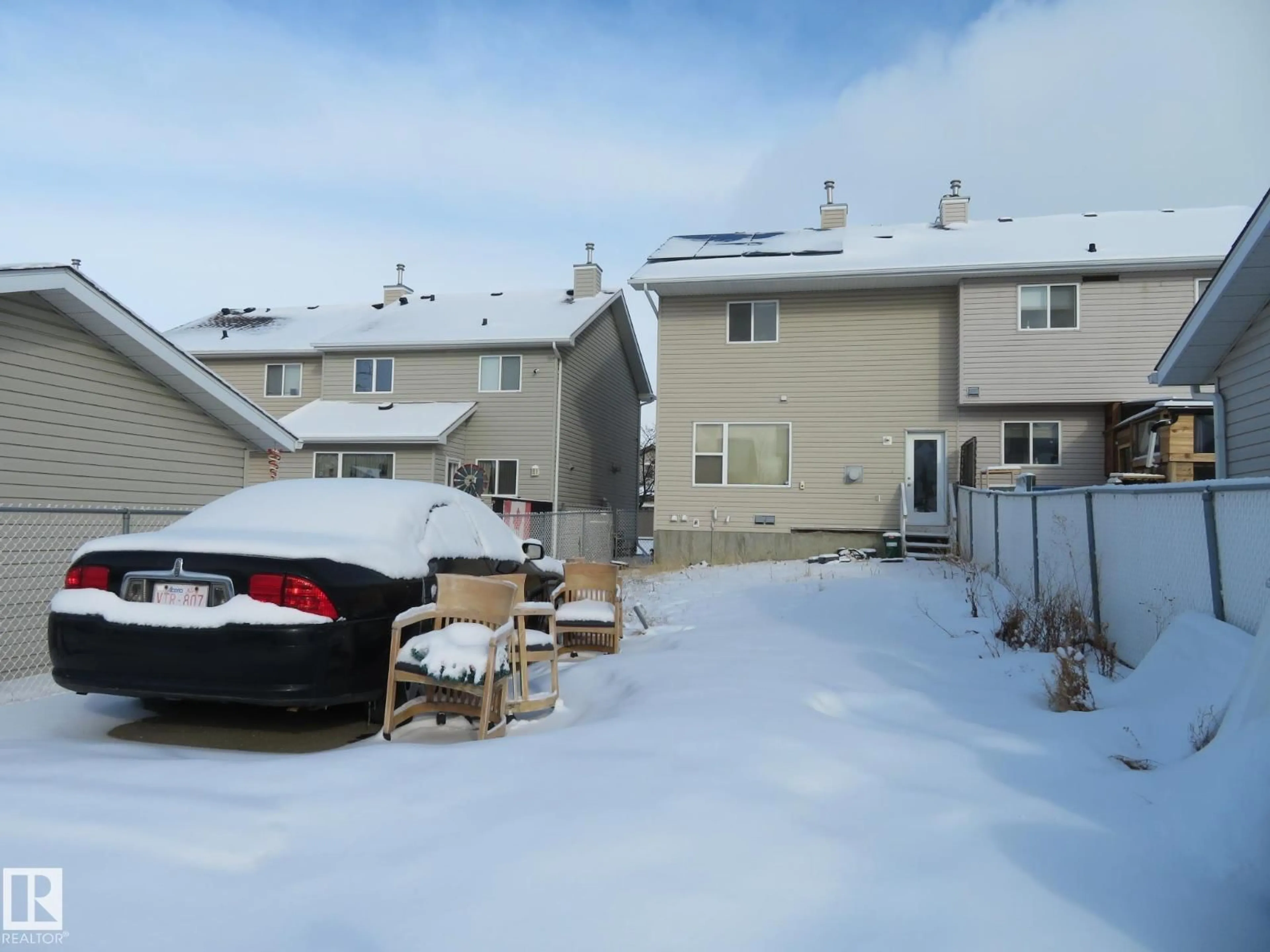 A pic from outside/outdoor area/front of a property/back of a property/a pic from drone, street for 18 CONNOR LN, Sherwood Park Alberta T8H2L5