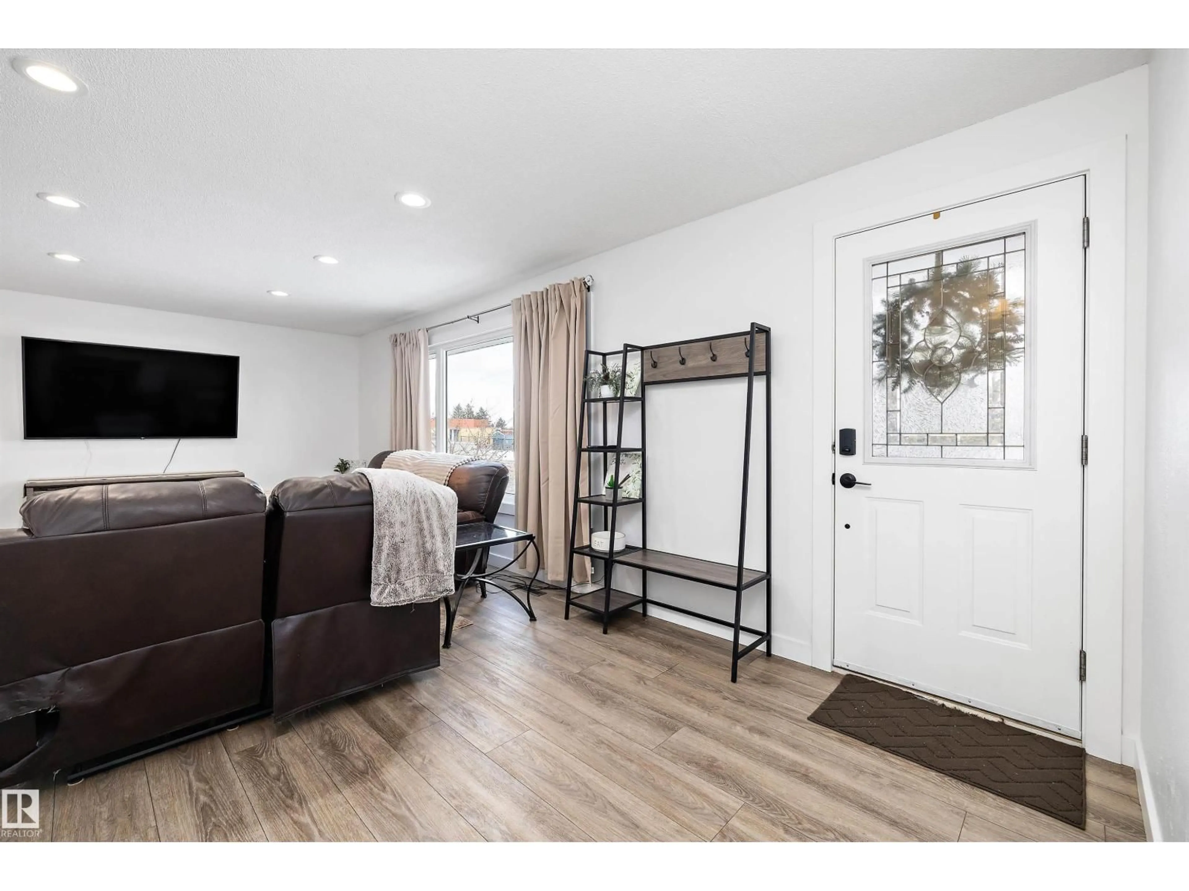 Unknown for 10808 34 ST, Edmonton Alberta T5W1Y4