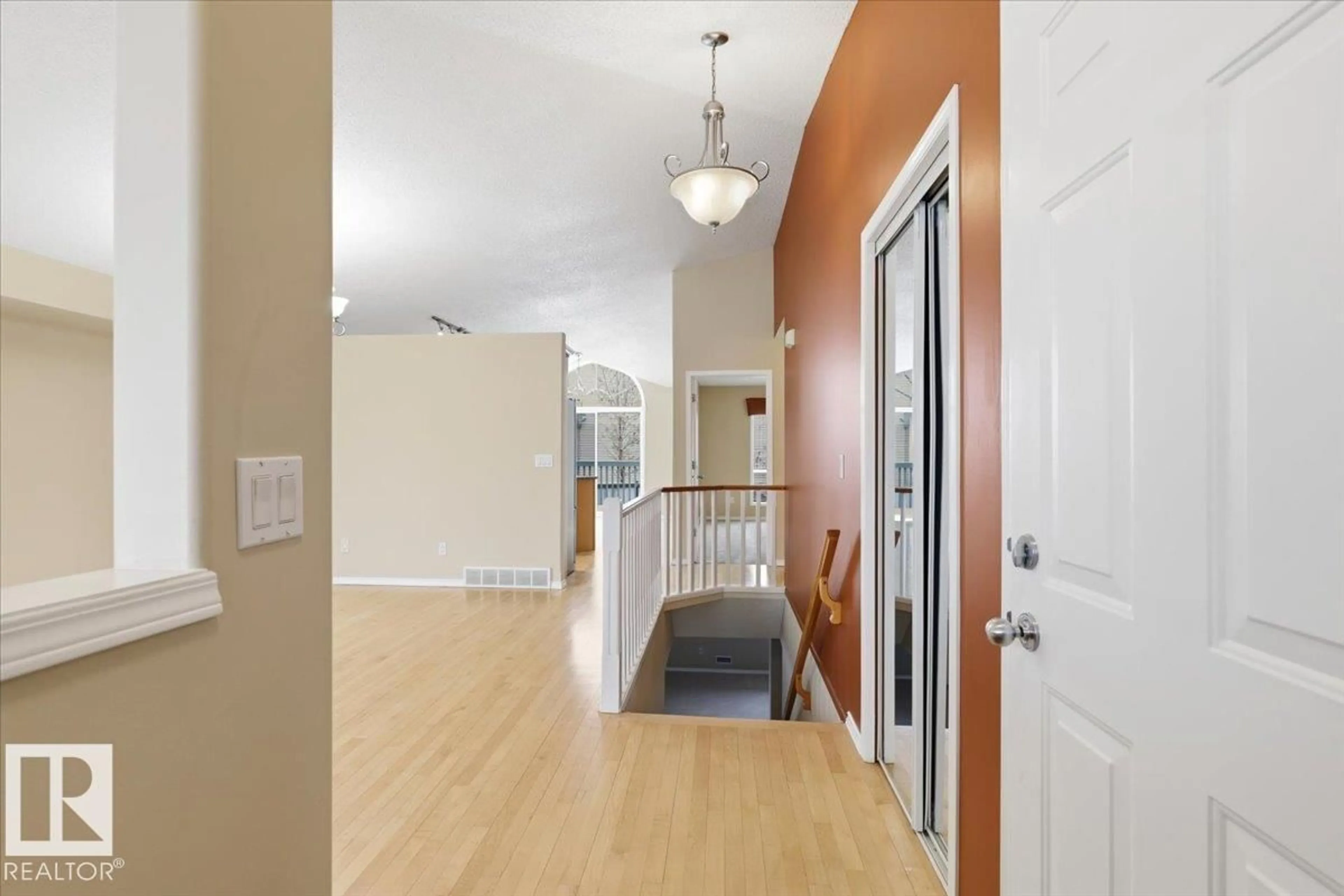 Indoor entryway for #4 - 102 BRIDGEPORT CX, Leduc Alberta T9E8K8