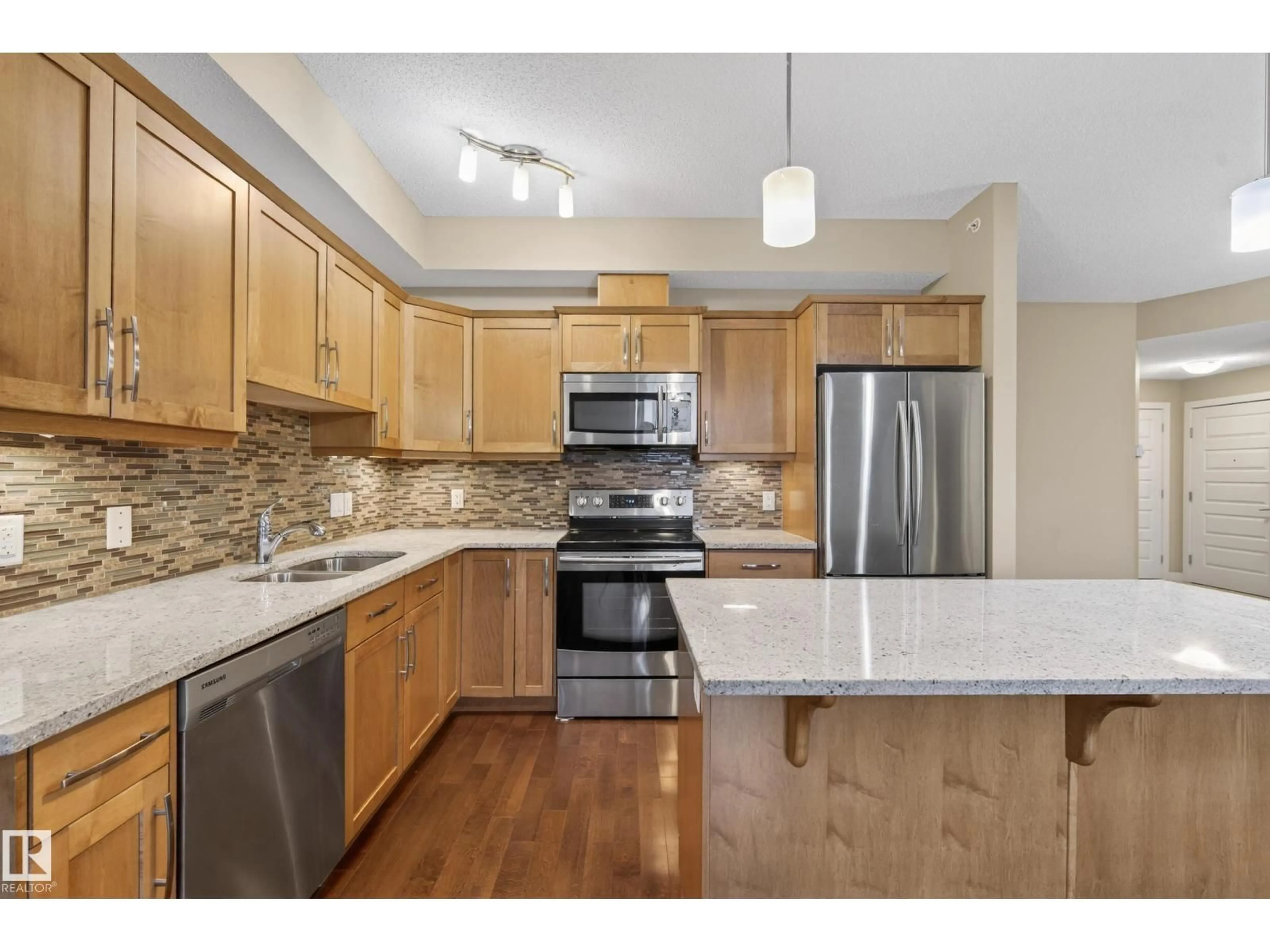 Standard kitchen, unknown for 408 - 10530 56 AV, Edmonton Alberta T6H0X7